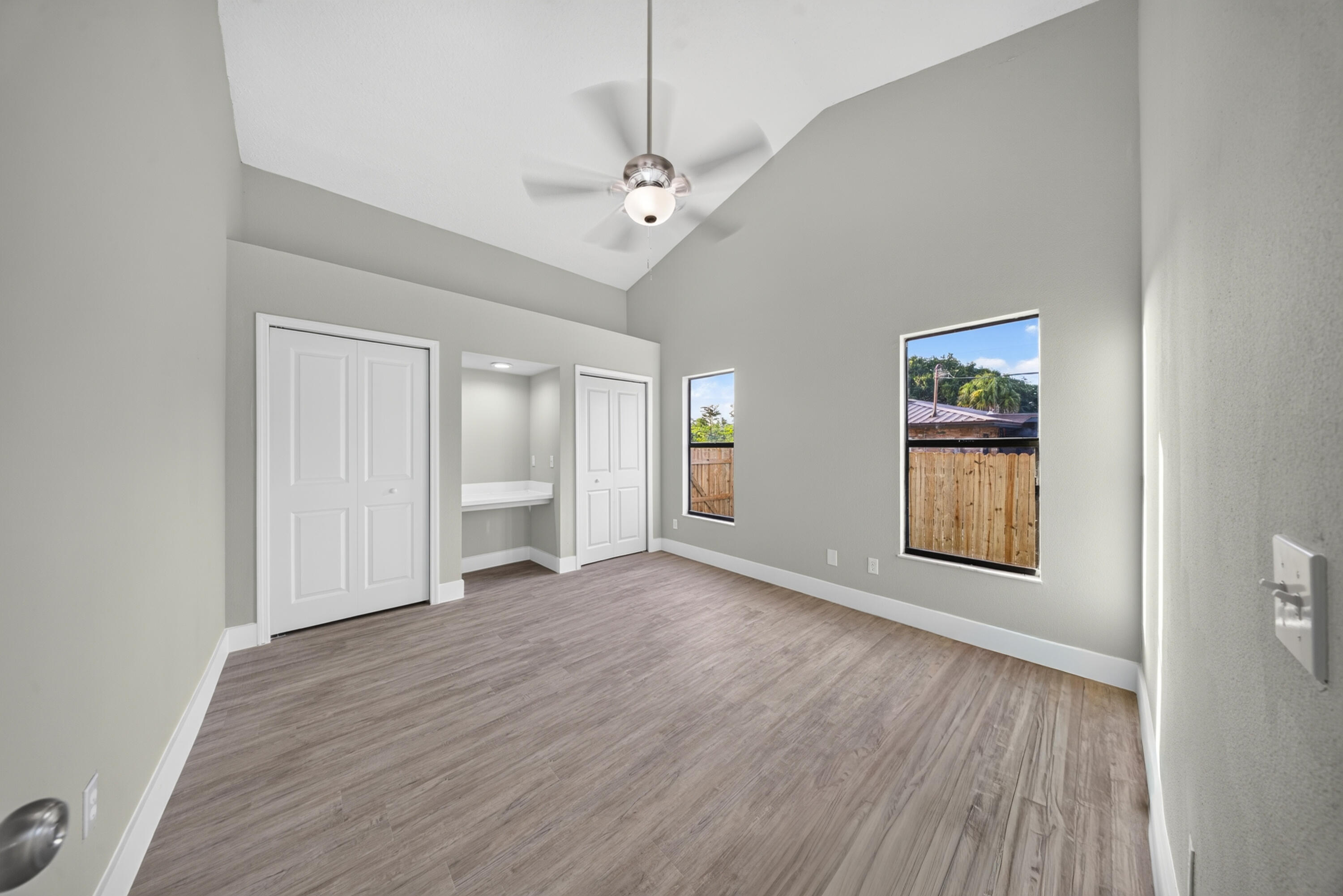 4802 Sunset Boulevard Property Photo 38