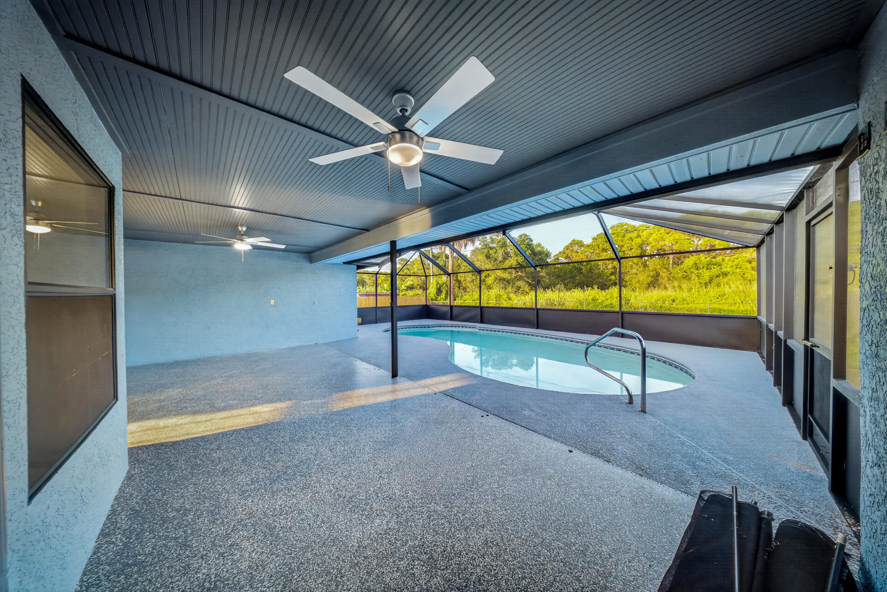 4802 Sunset Boulevard Property Photo 40