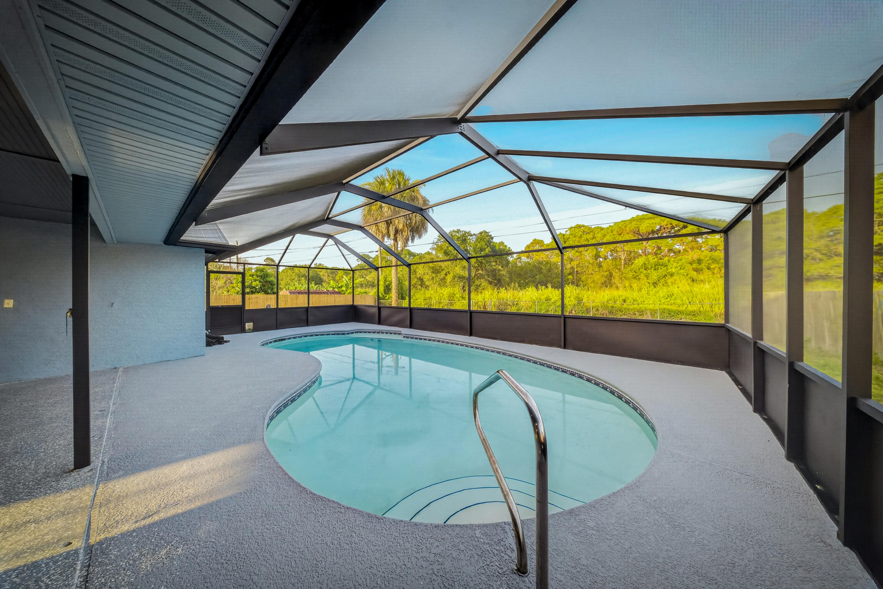 4802 Sunset Boulevard Property Photo 42