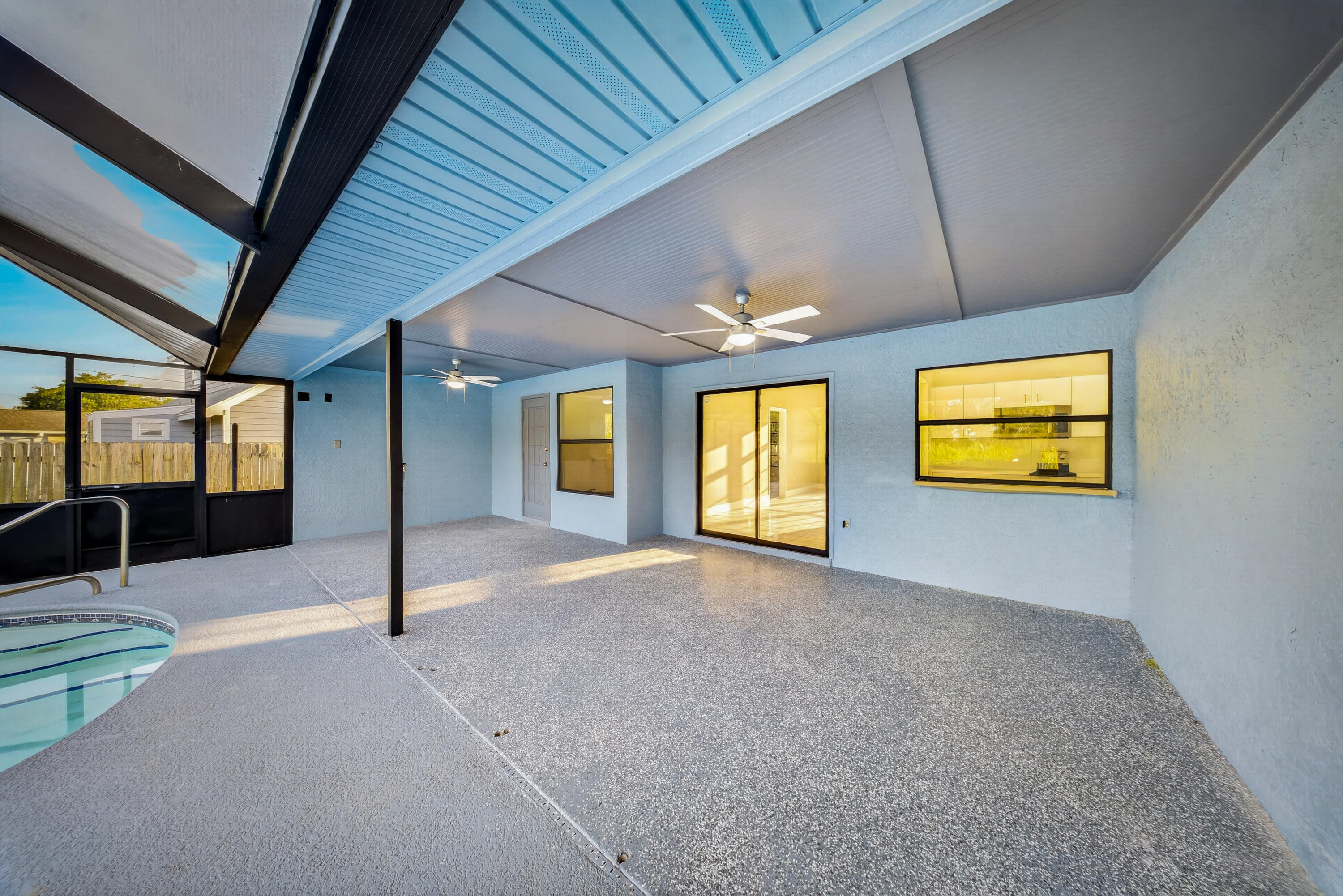 4802 Sunset Boulevard Property Photo 46