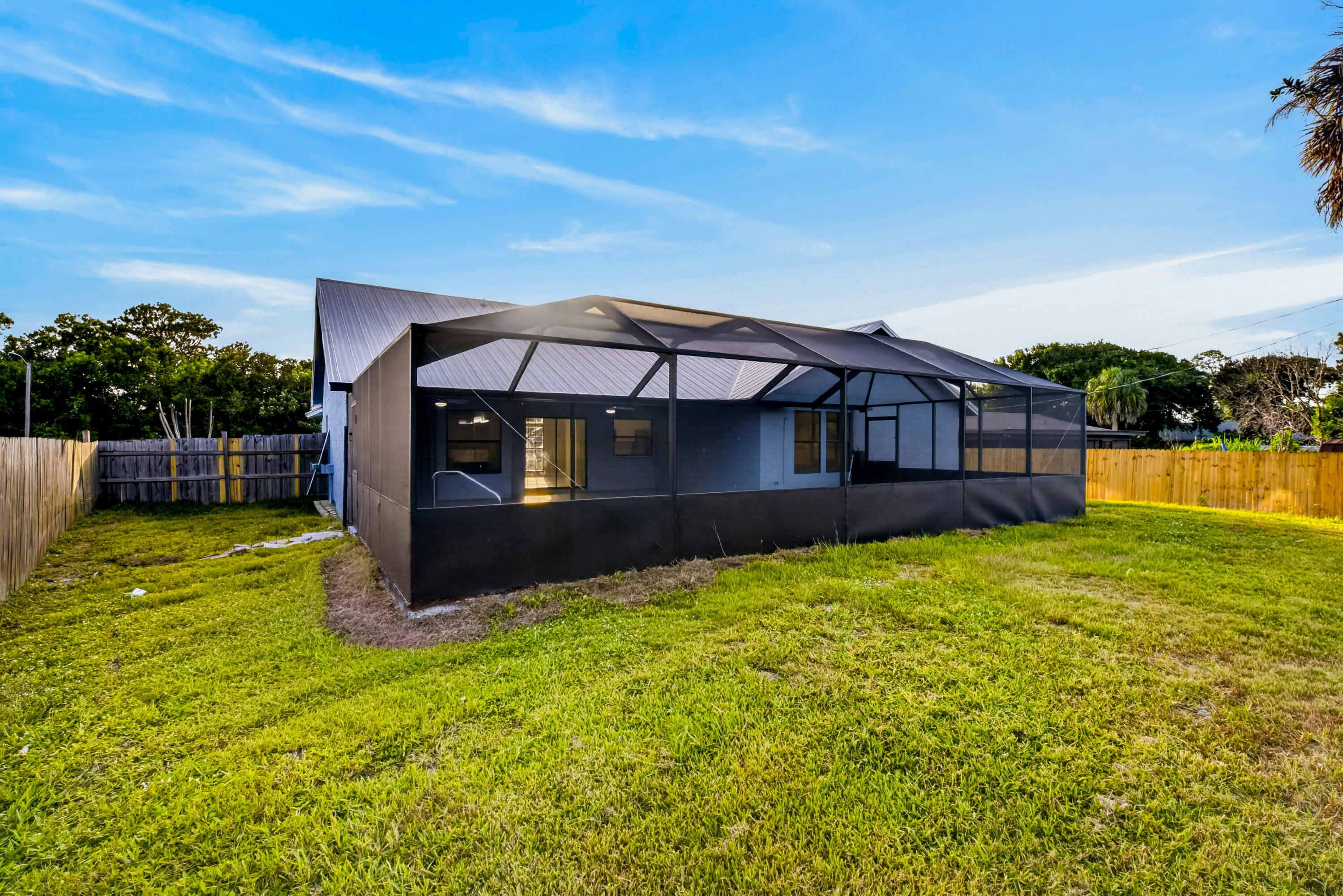 4802 Sunset Boulevard Property Photo 47