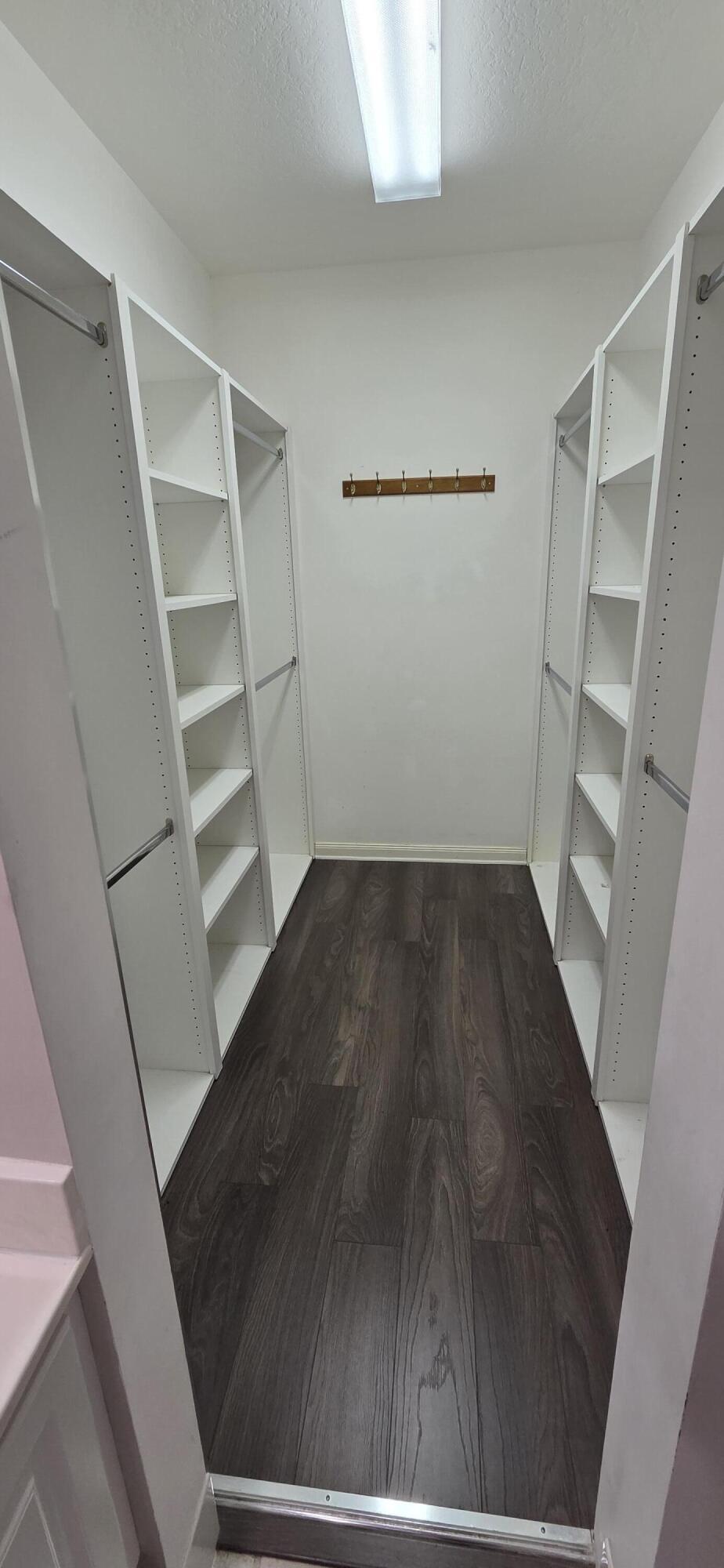 B26051669 Property Photo 18