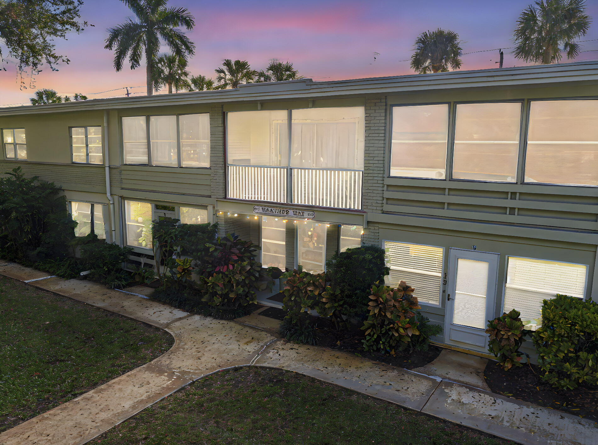 677 ROYAL PALM Boulevard 12
