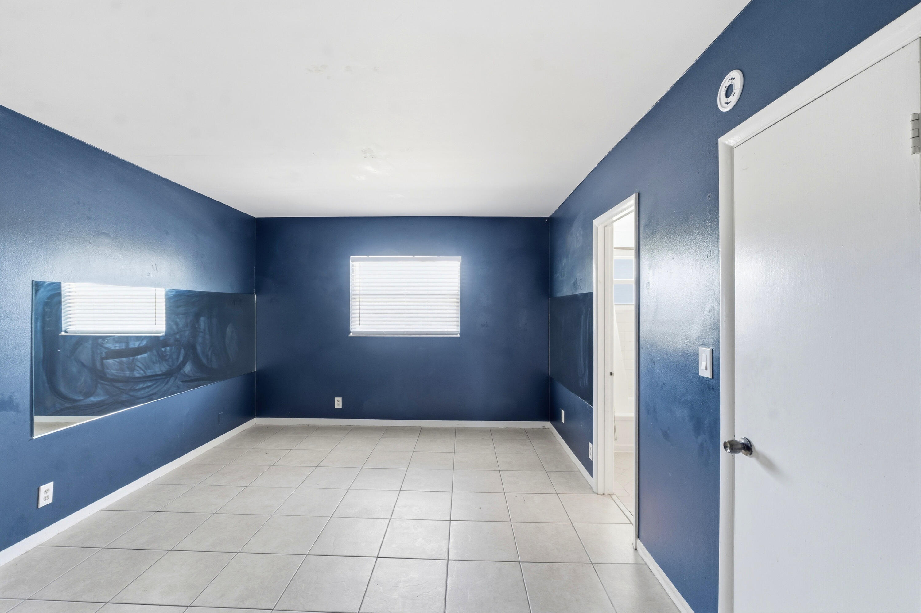 1470 N Dixie Highway 43 Property Photo 8