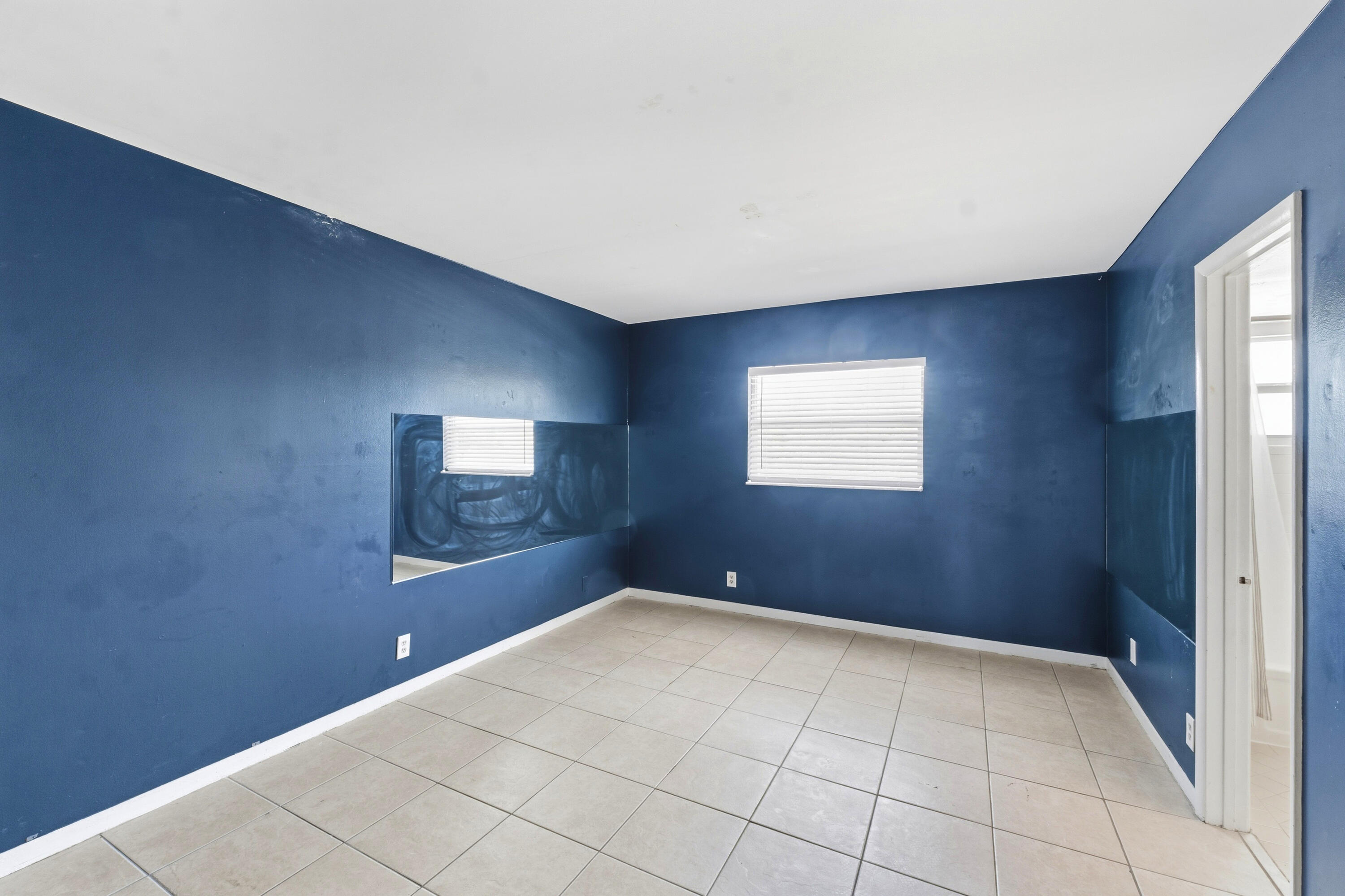 1470 N Dixie Highway 43 Property Photo 10