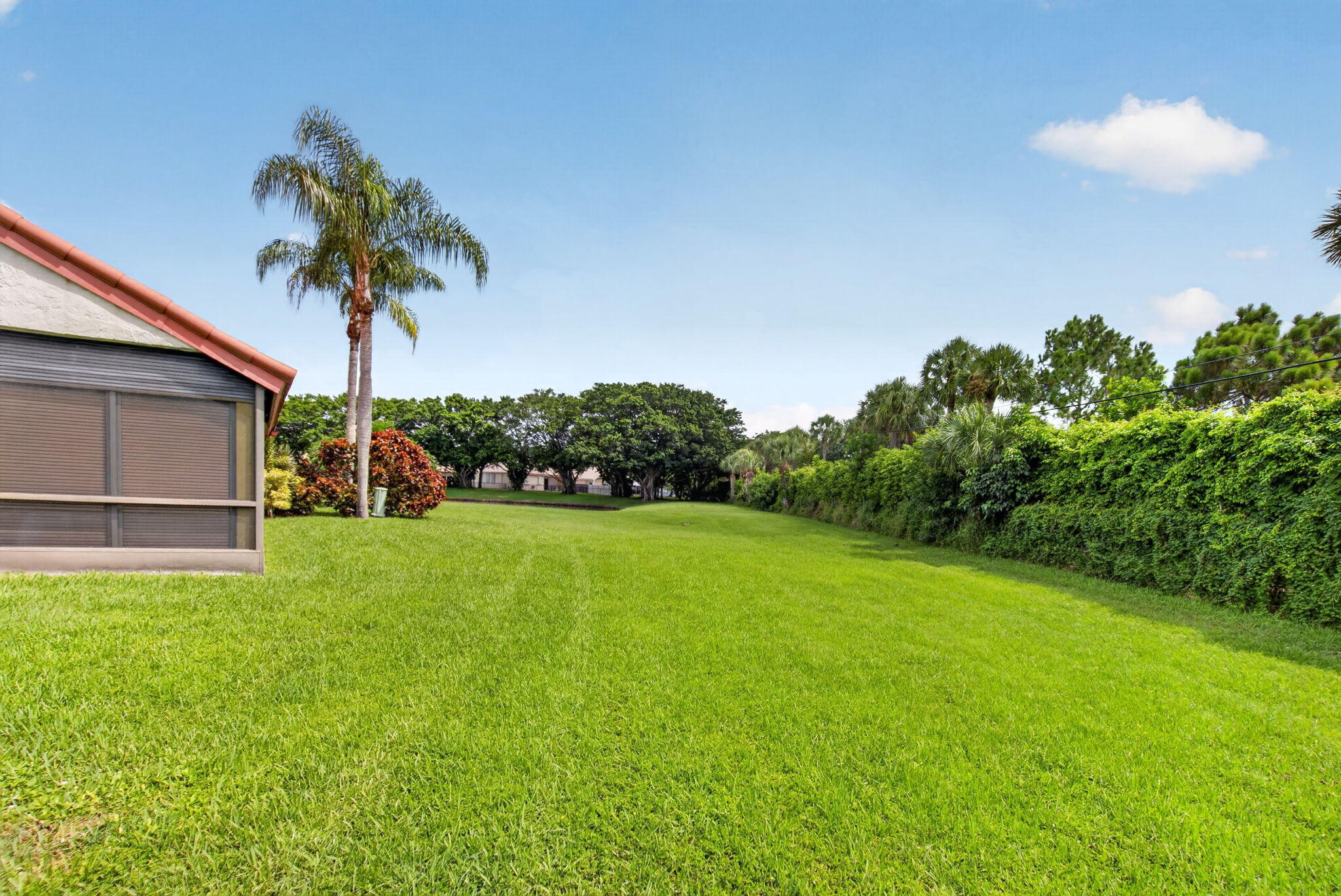 7537 Lexington Club Boulevard B Property Photo 4