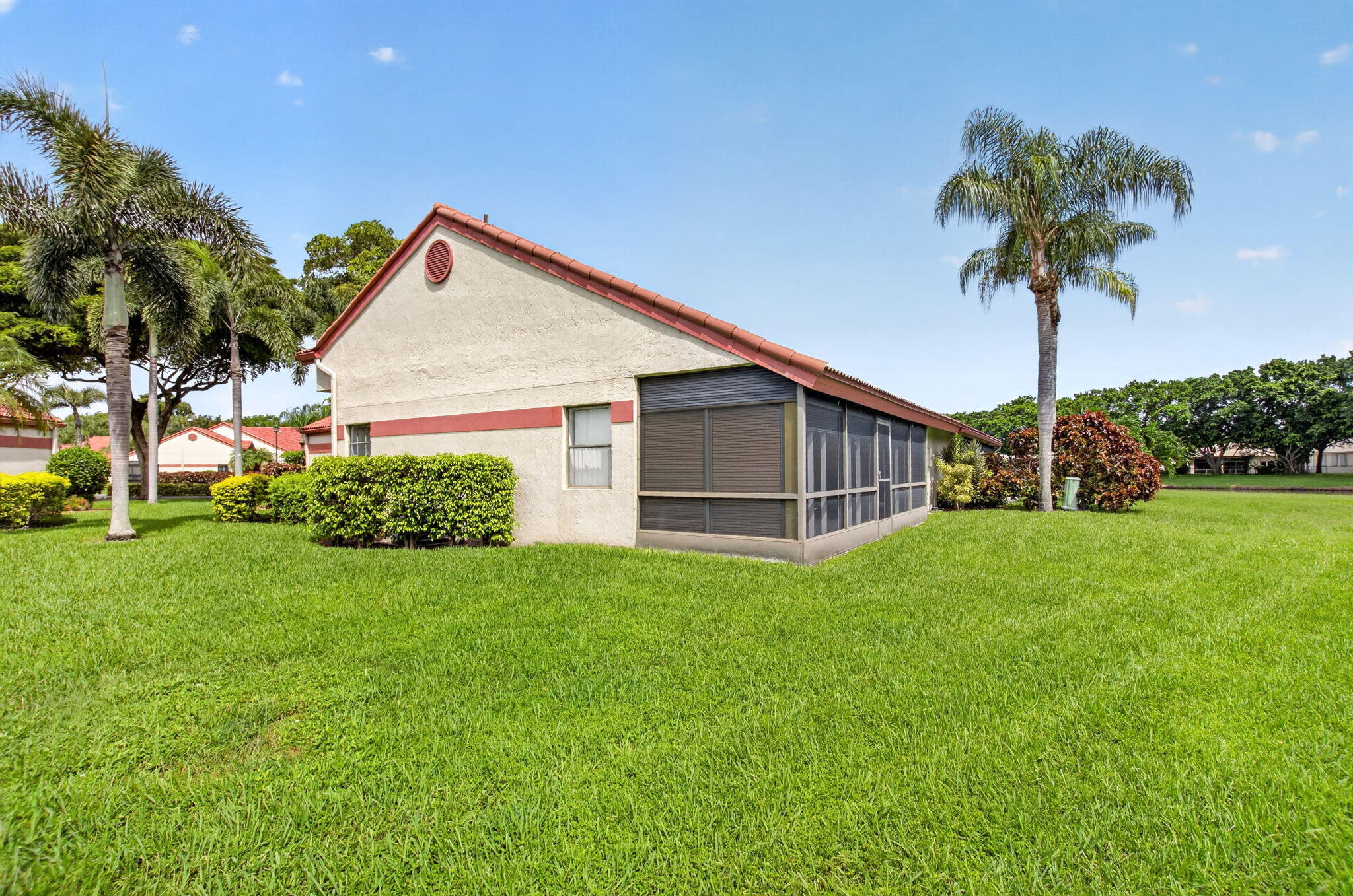 7537 Lexington Club Boulevard B Property Photo 5