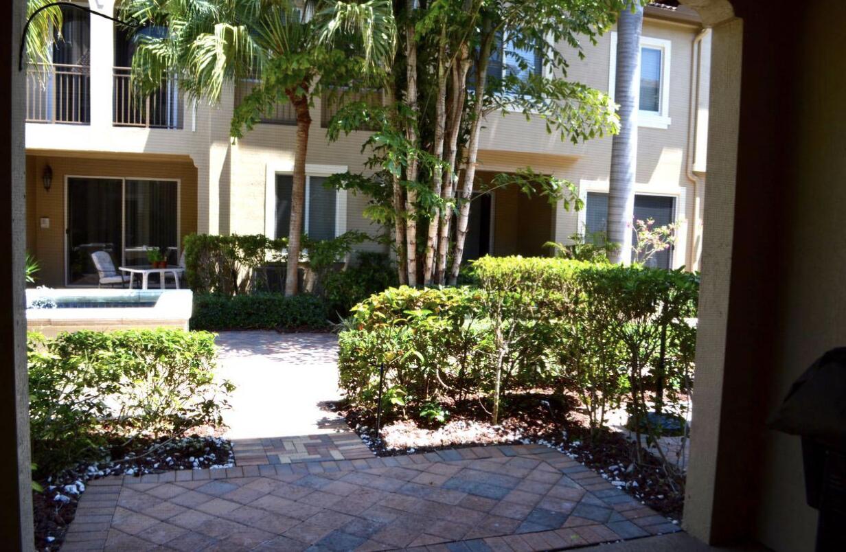 3042 Waterside Circle Property Photo 10