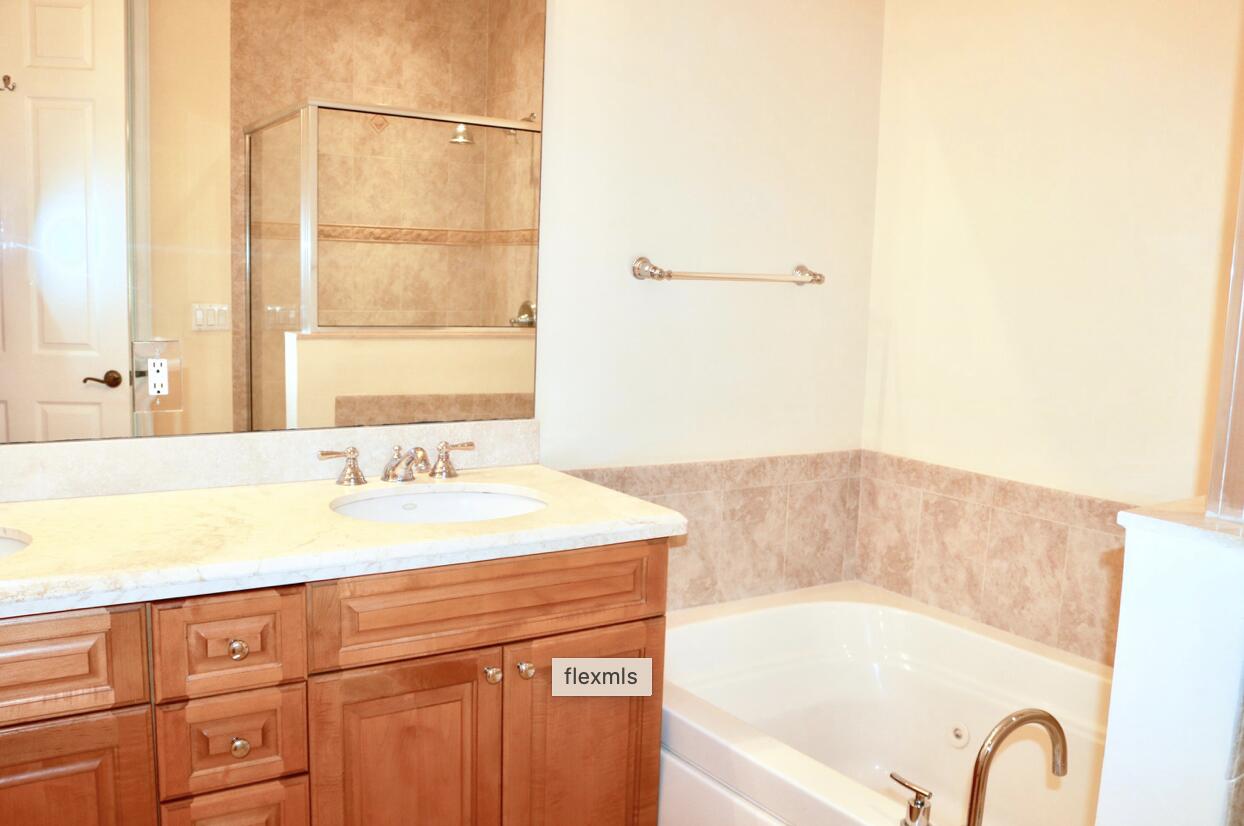 3042 Waterside Circle Property Photo 15