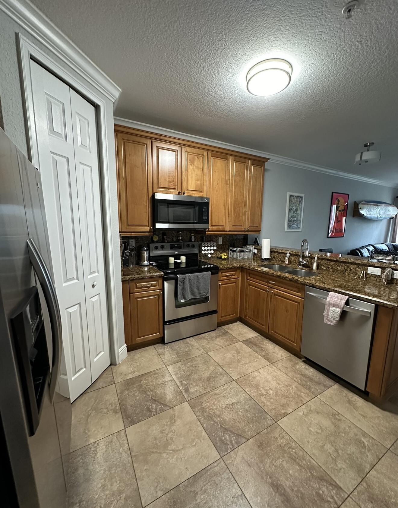3042 Waterside Circle Property Photo 24