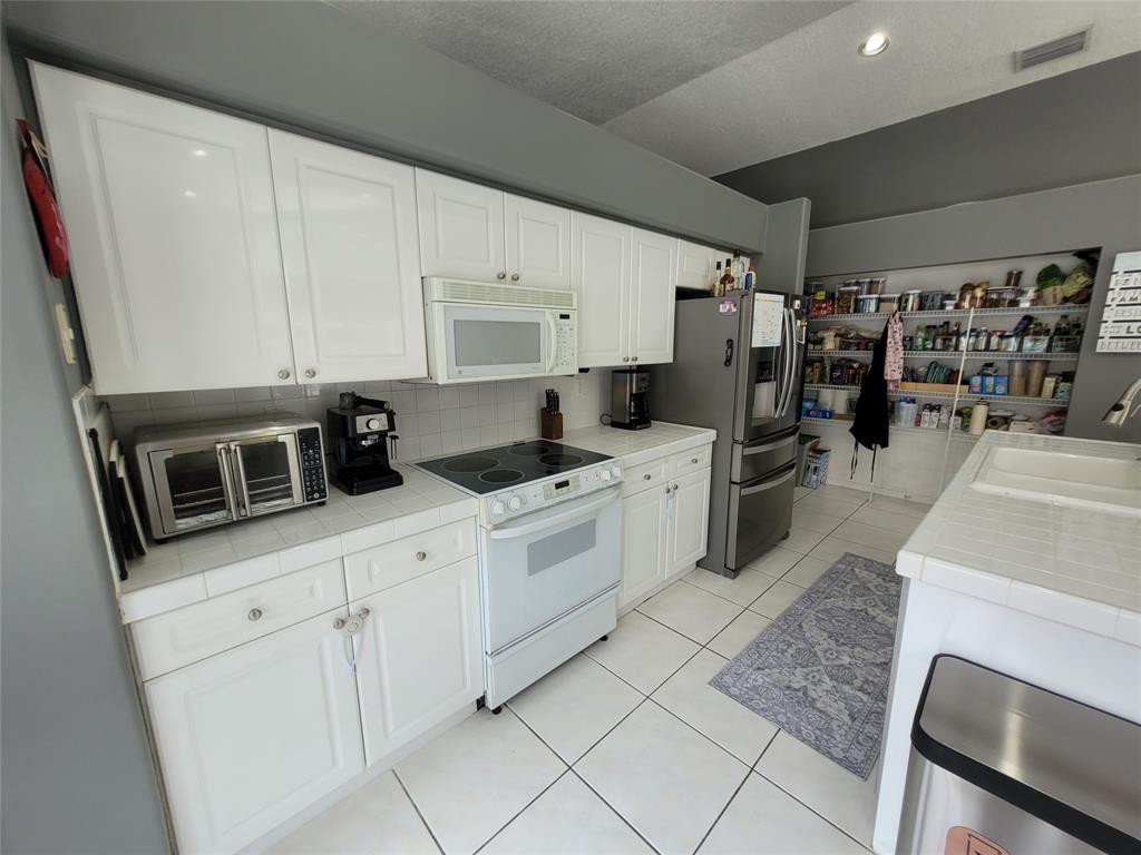 6416 Barton Creek Circle Property Photo 3