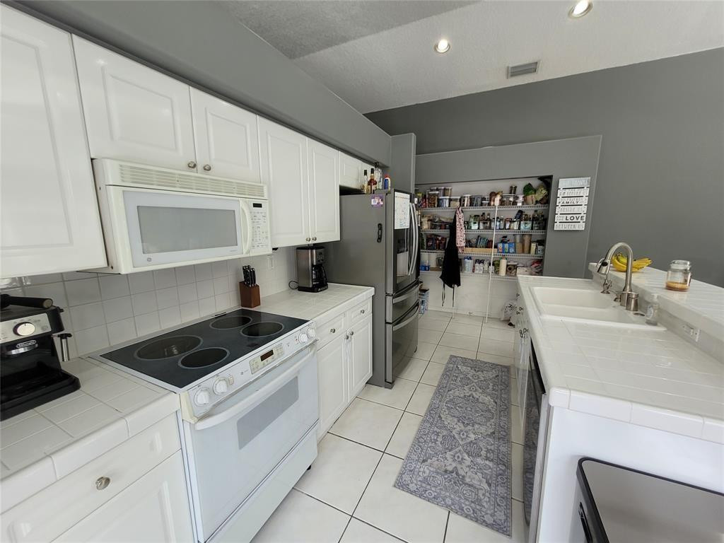 6416 Barton Creek Circle Property Photo 7