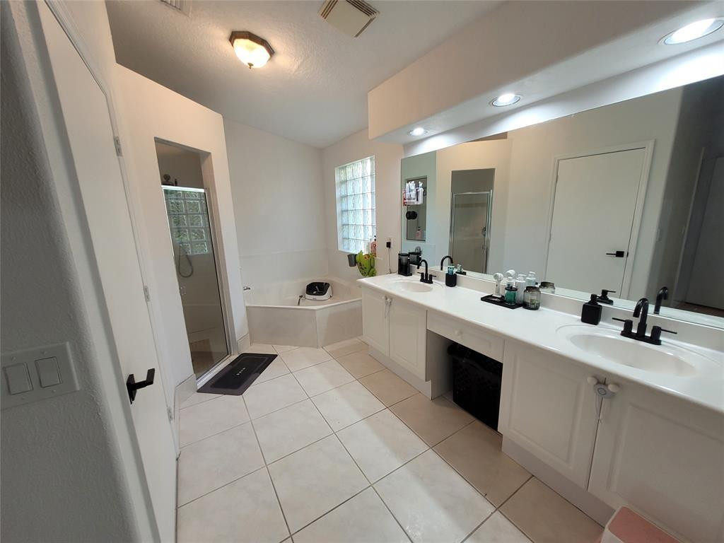 6416 Barton Creek Circle Property Photo 17