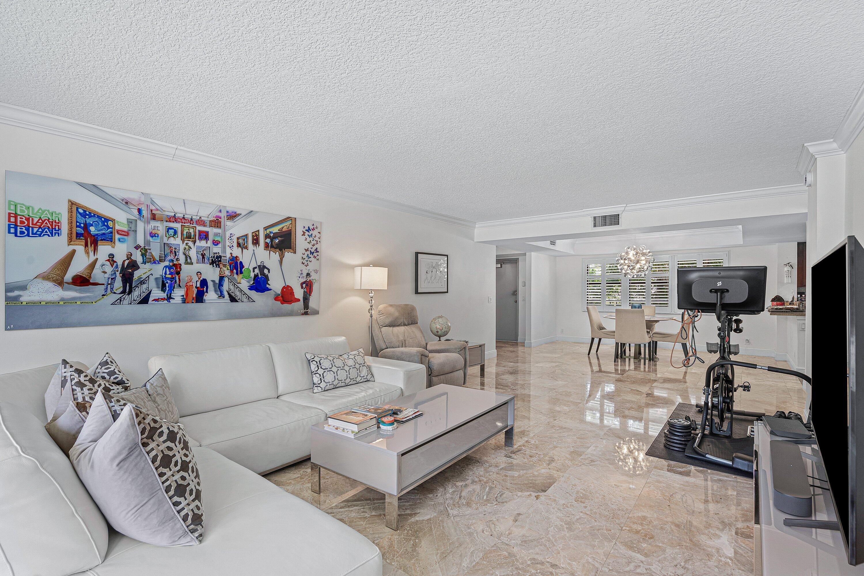 277 N Ocean Boulevard 1040 Property Photo 2
