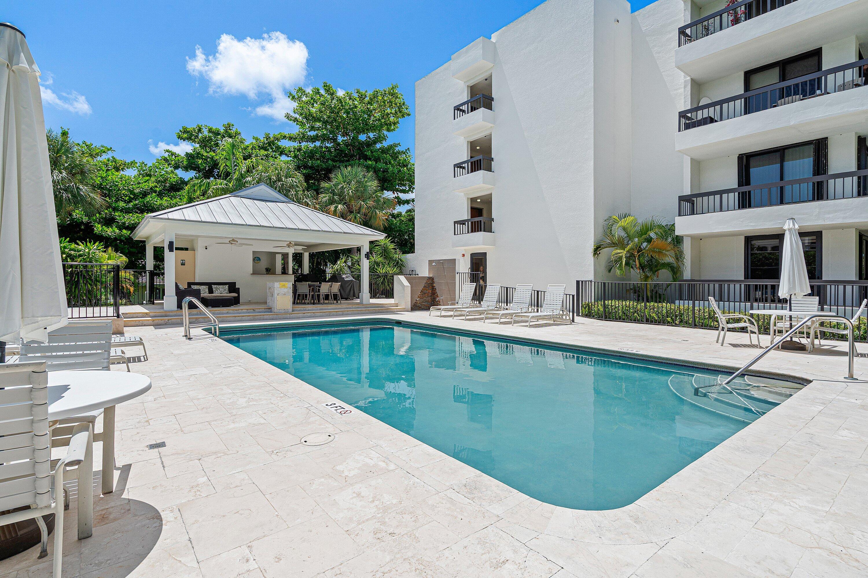277 N Ocean Boulevard 1040 Property Photo 5