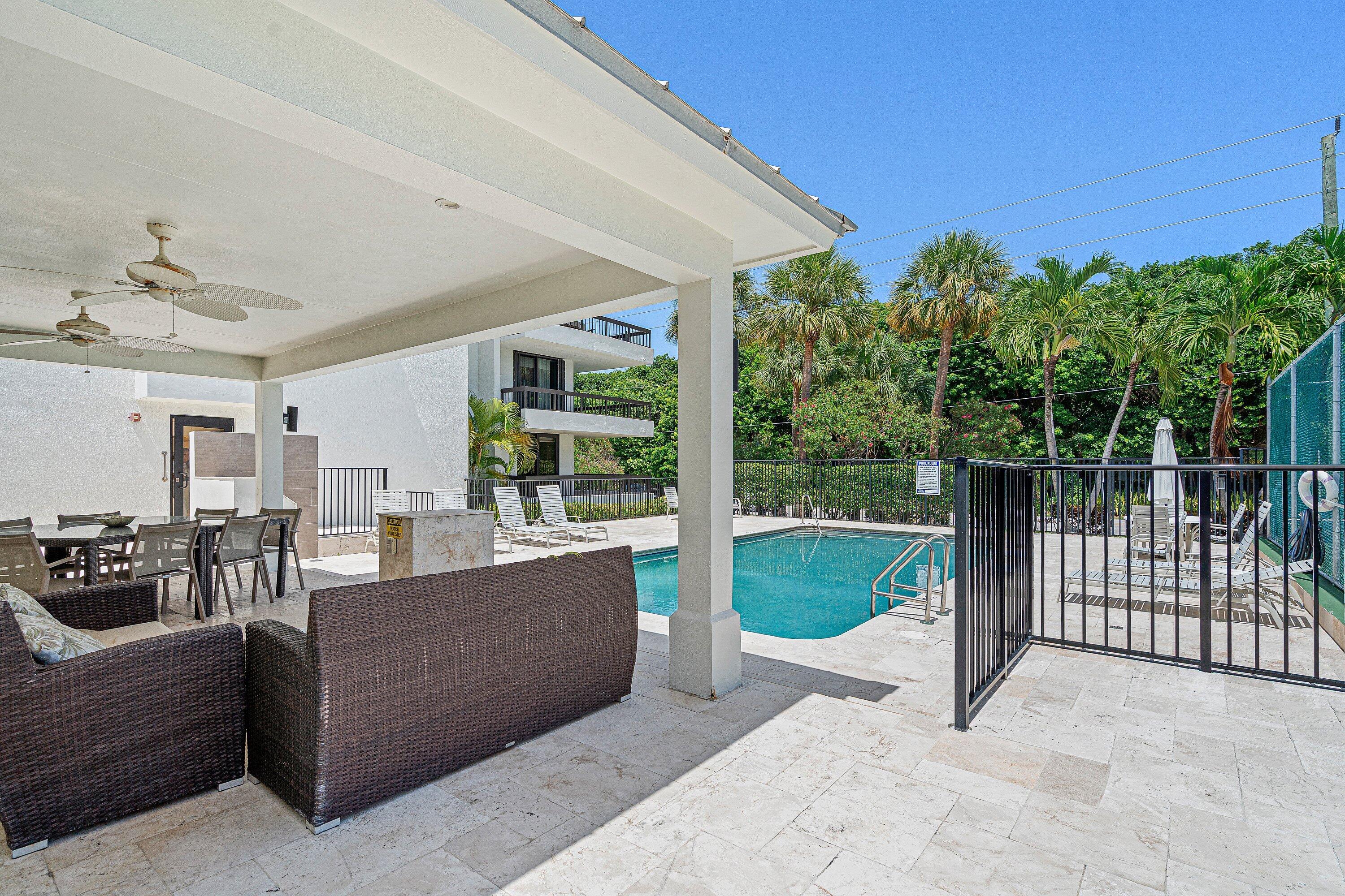 277 N Ocean Boulevard 1040 Property Photo 6