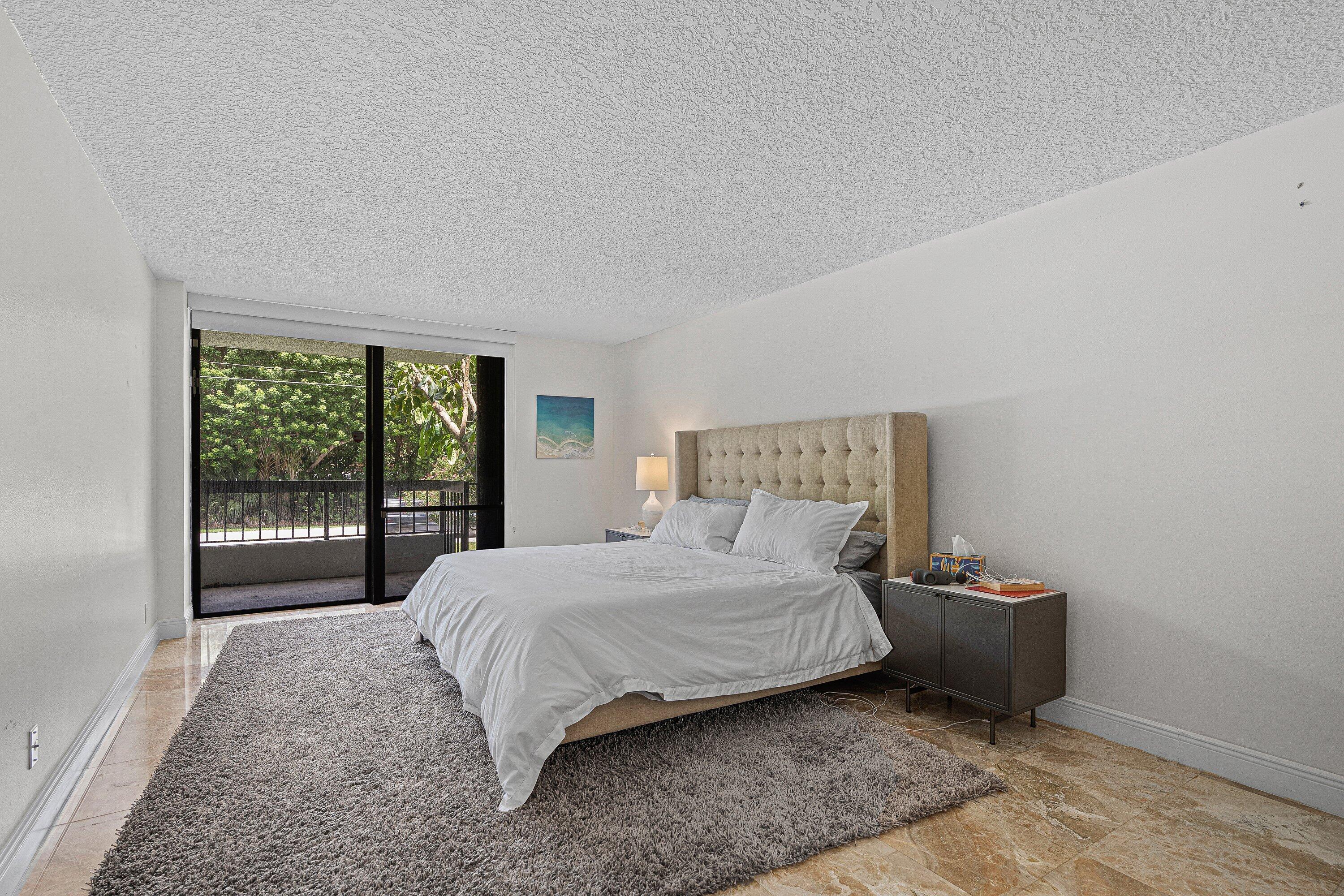 277 N Ocean Boulevard 1040 Property Photo 8