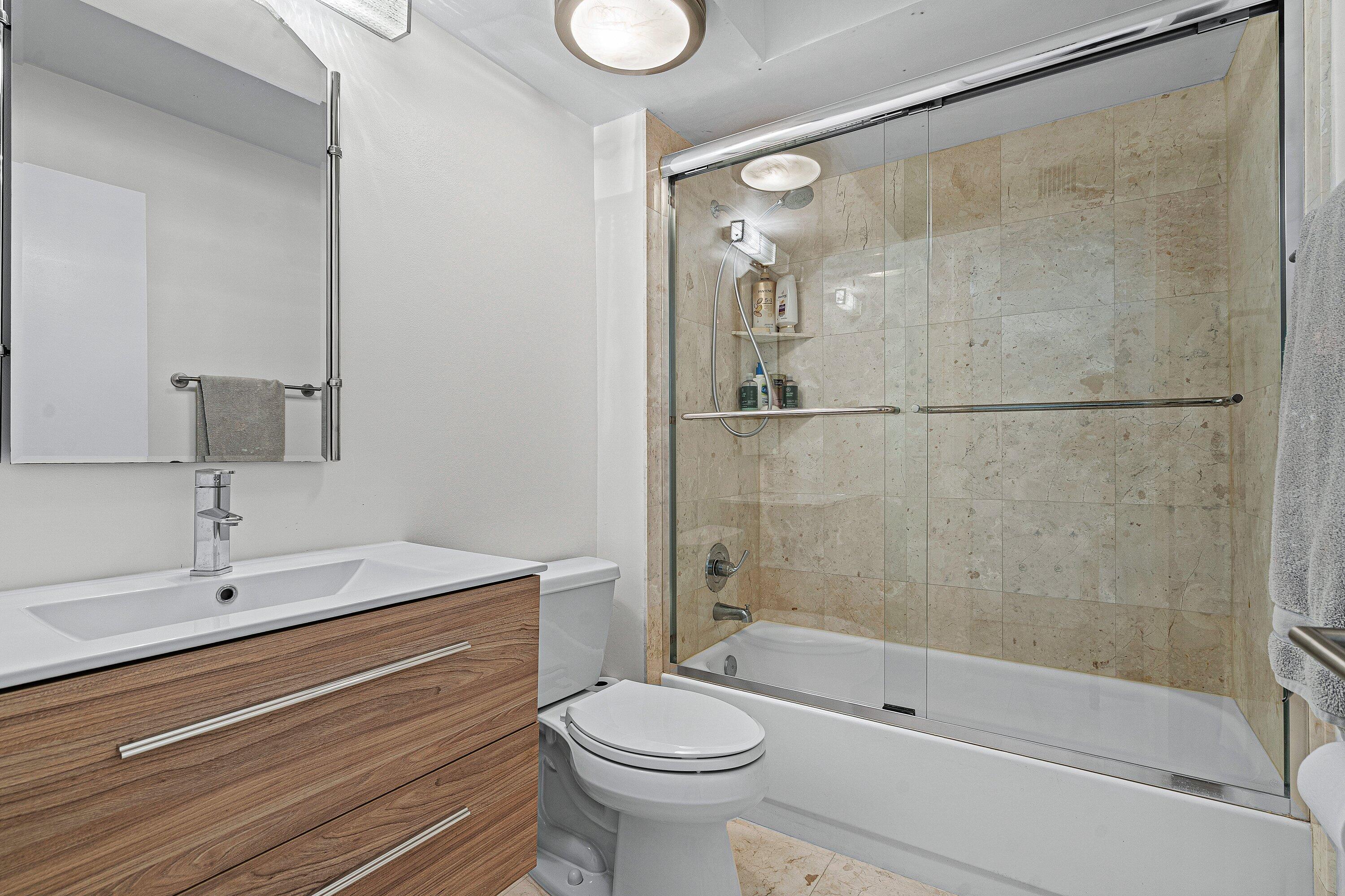 277 N Ocean Boulevard 1040 Property Photo 12