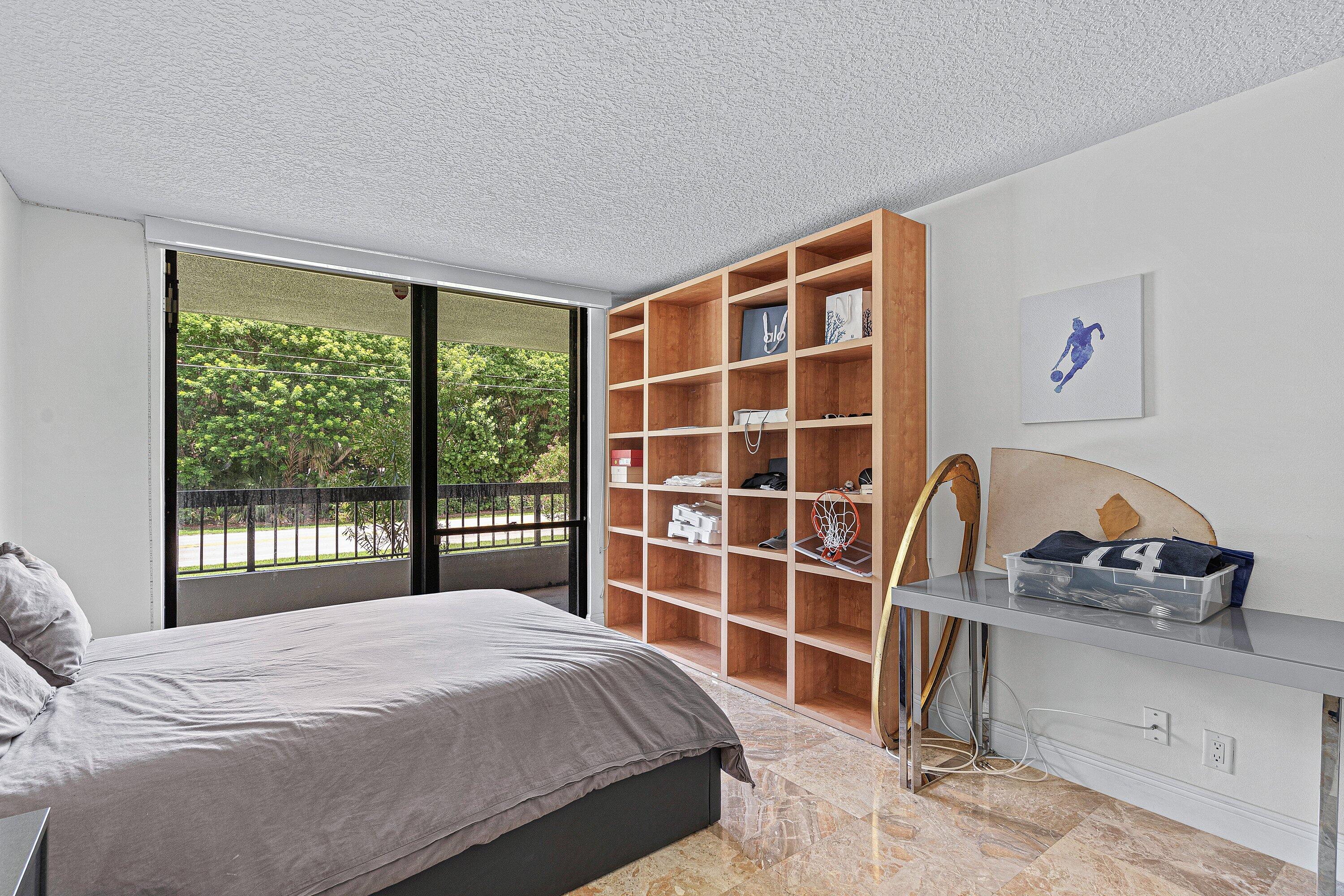 277 N Ocean Boulevard 1040 Property Photo 14