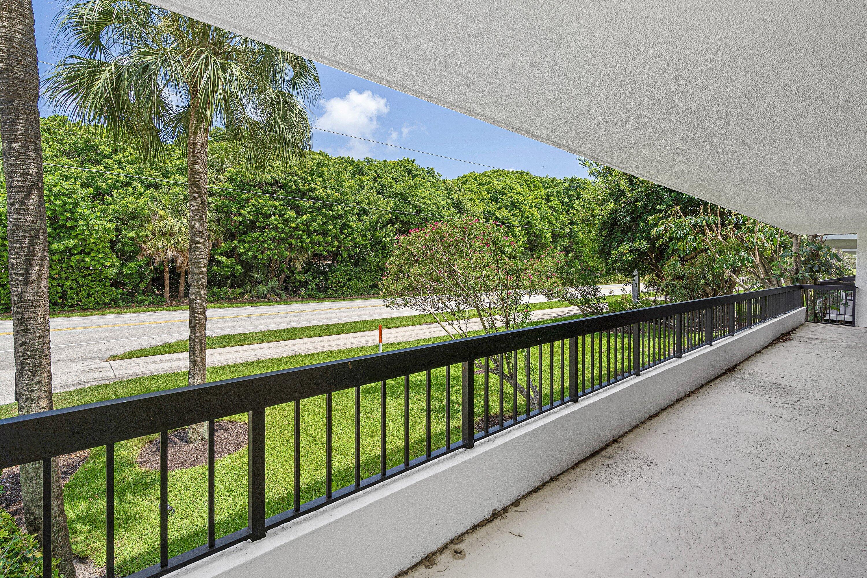277 N Ocean Boulevard 1040 Property Photo 15