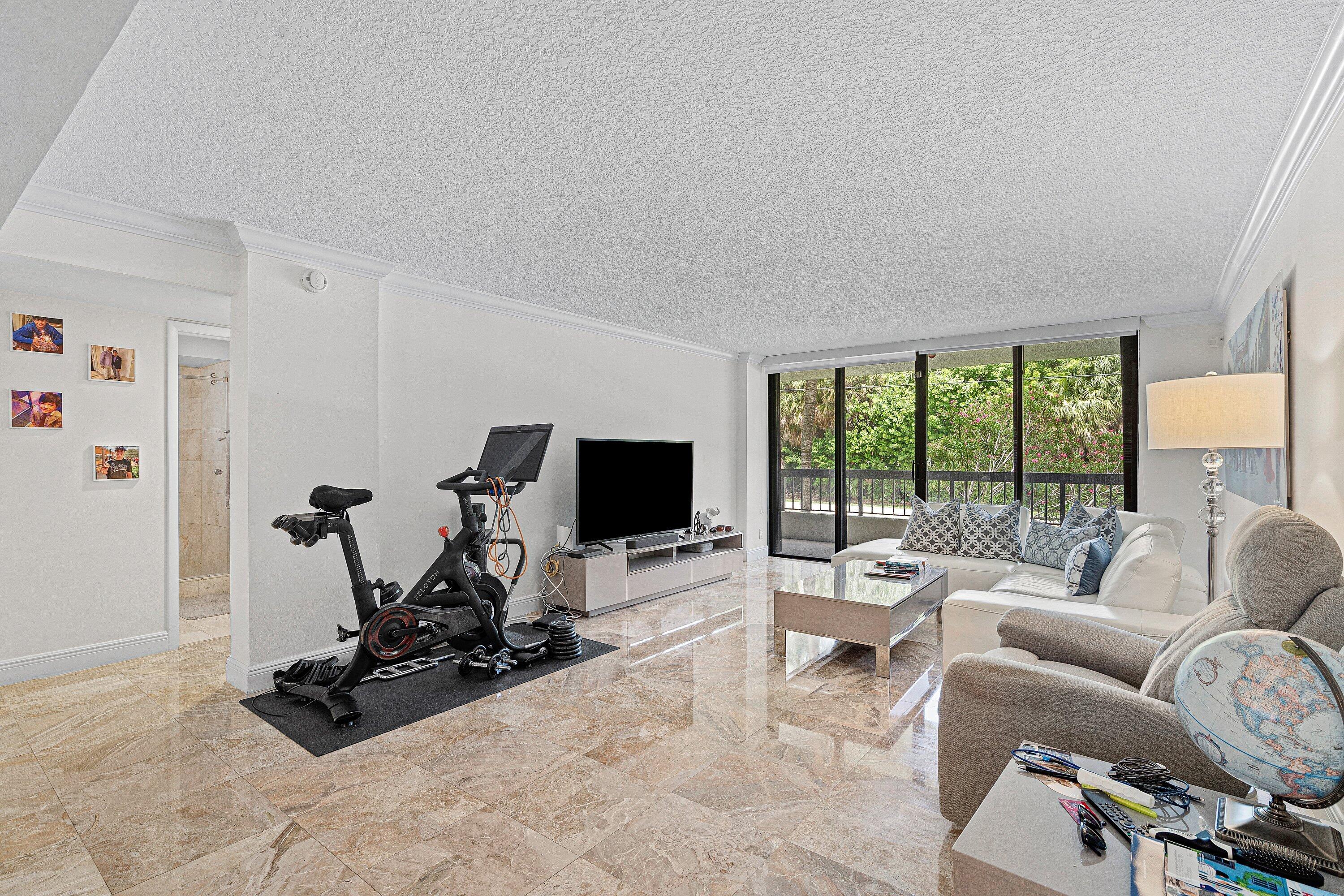 277 N Ocean Boulevard 1040 Property Photo 25
