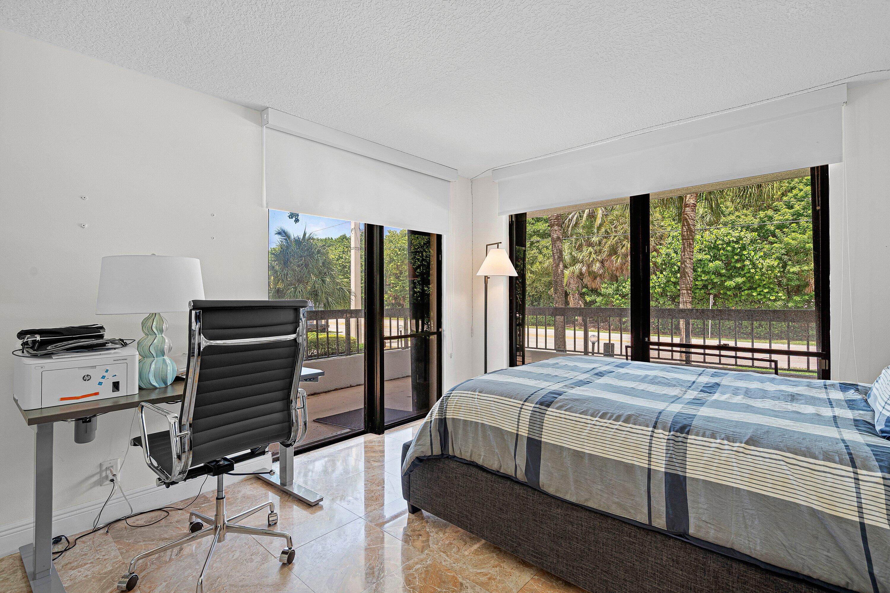 277 N Ocean Boulevard 1040 Property Photo 28