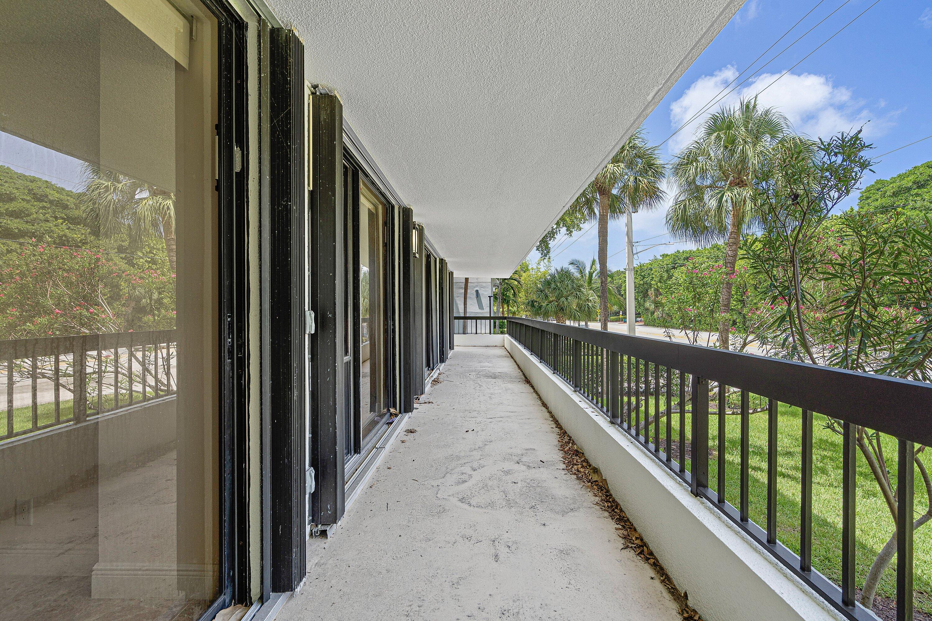 277 N Ocean Boulevard 1040 Property Photo 29
