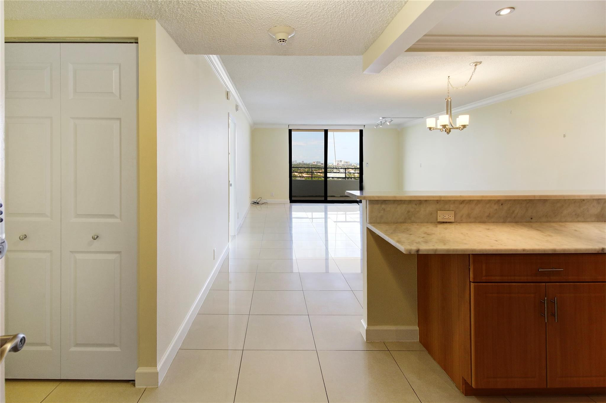2500 Parkview Drive 1710 Property Photo 8