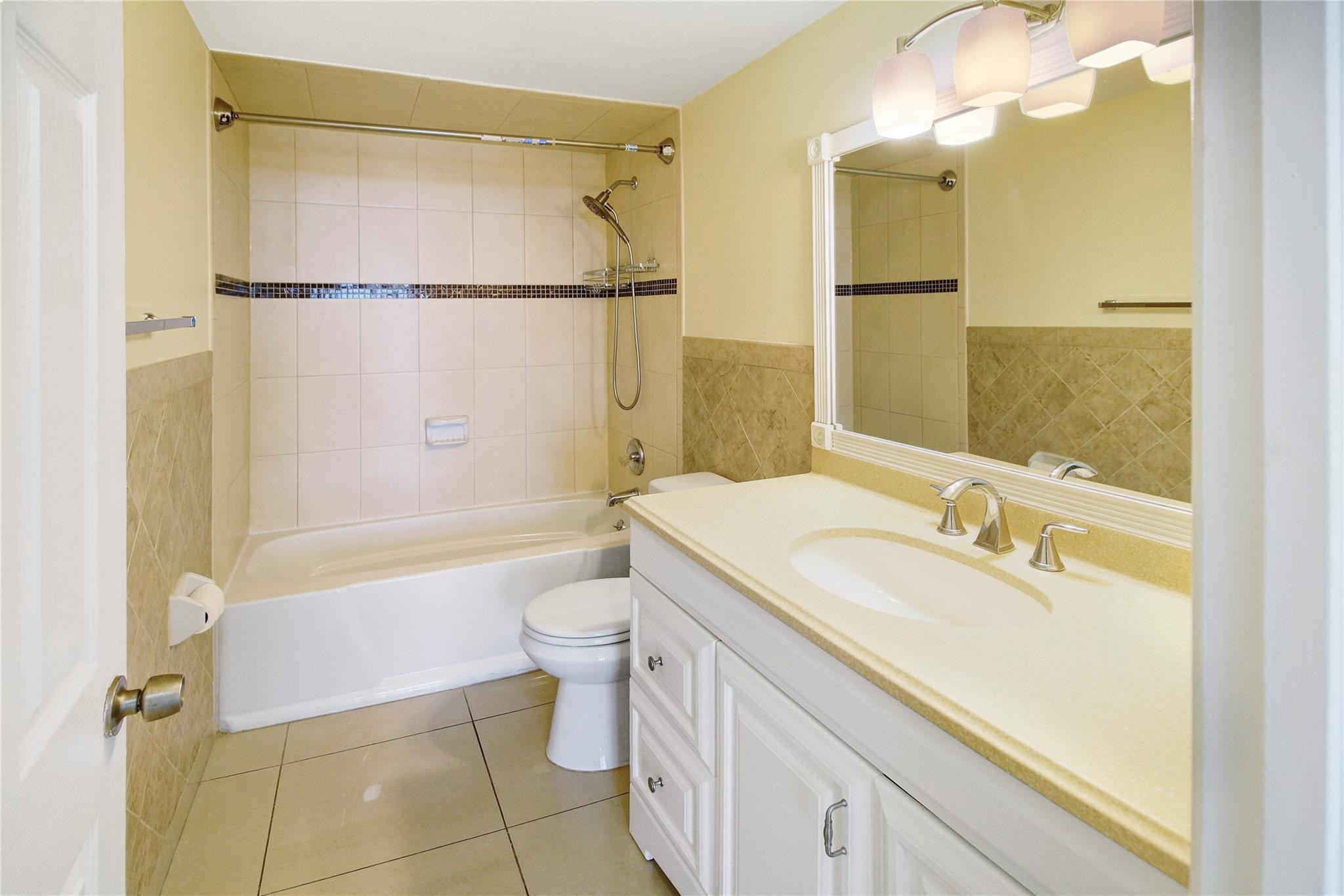 2500 Parkview Drive 1710 Property Photo 15