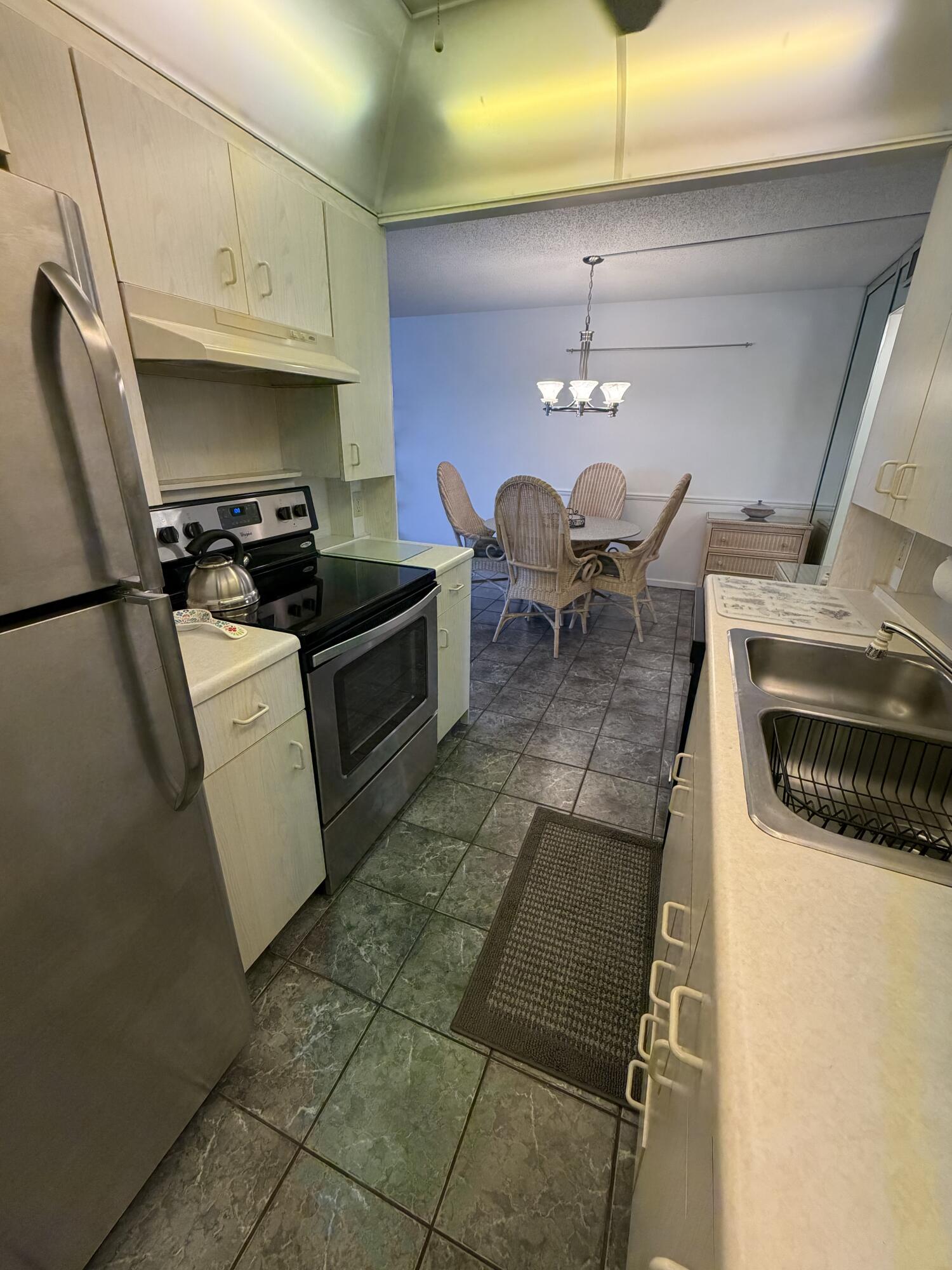 4091 Cornwall E Property Photo 6