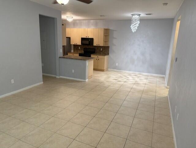 3569 Forest Hill Boulevard 115 Property Photo 8