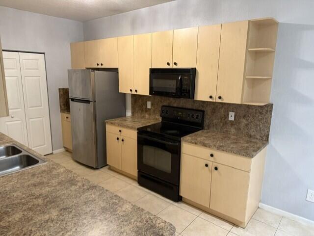 3569 Forest Hill Boulevard 115 Property Photo 10