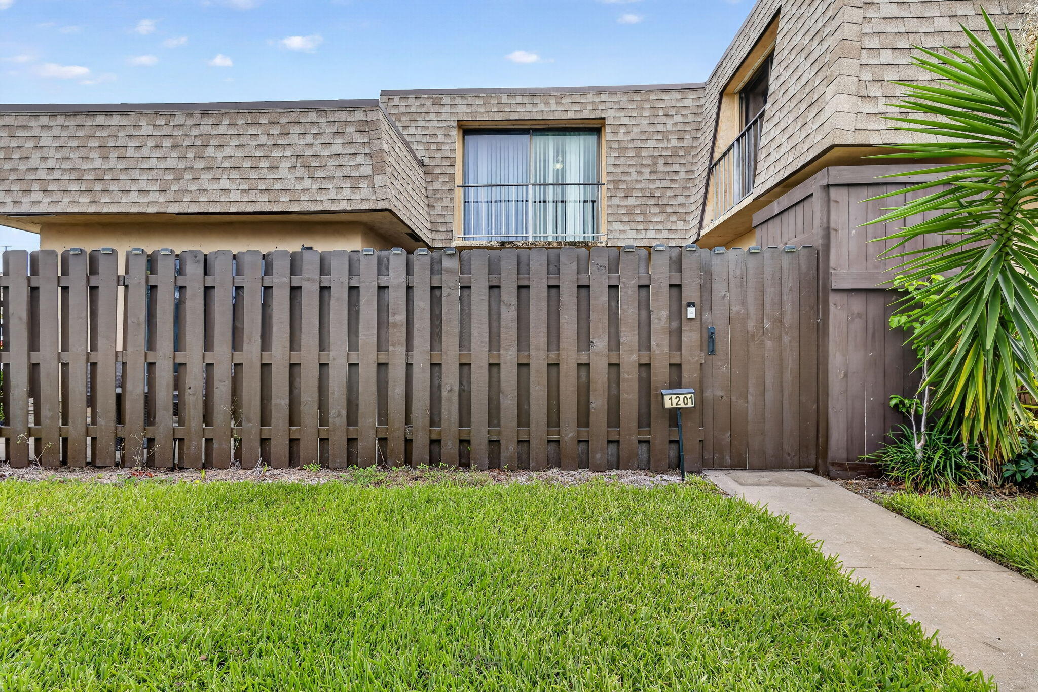 1201 Waterview Circle 12a Property Photo 1