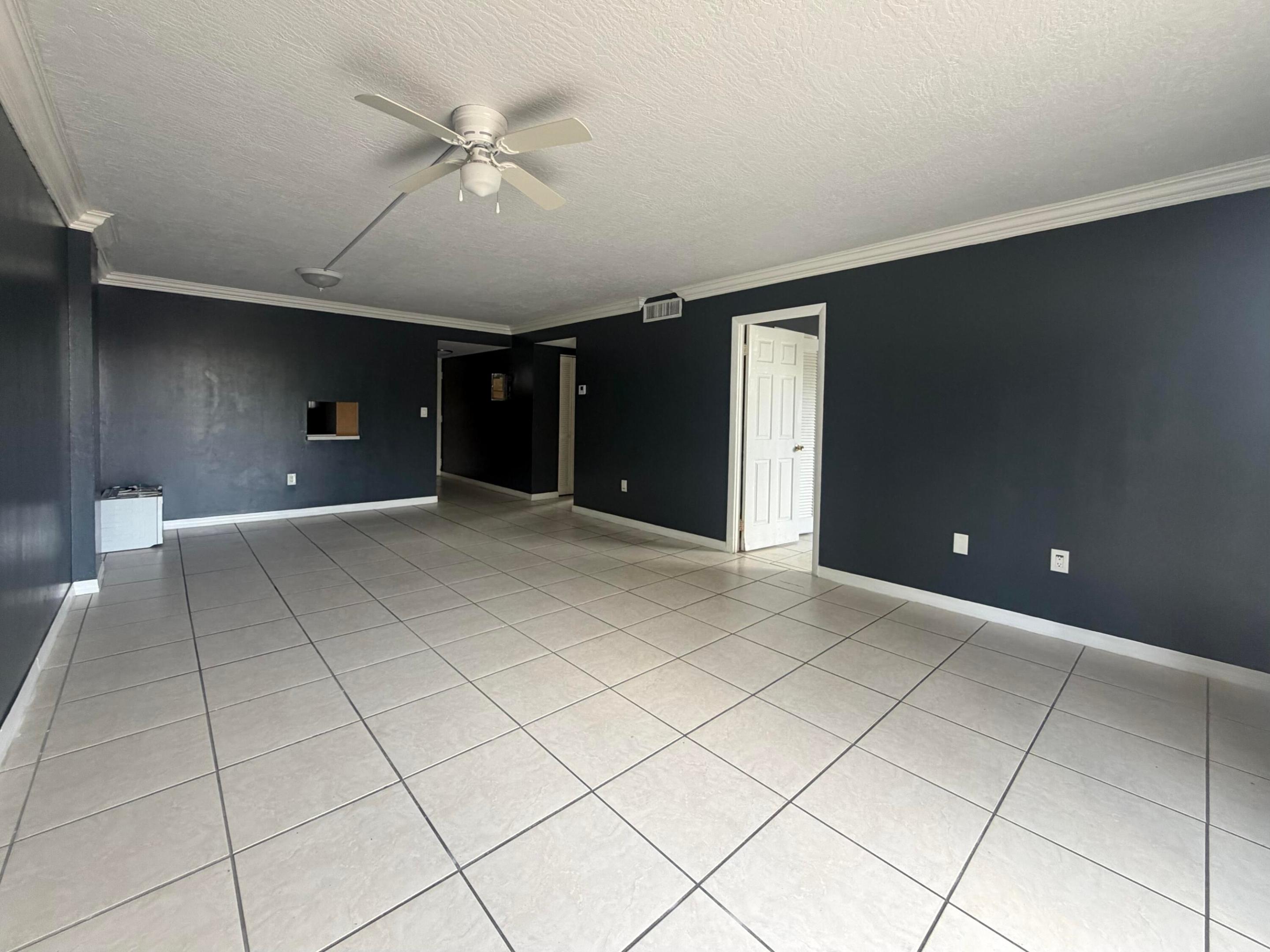 15600 Nw 7th Avenue 303 Property Photo 6