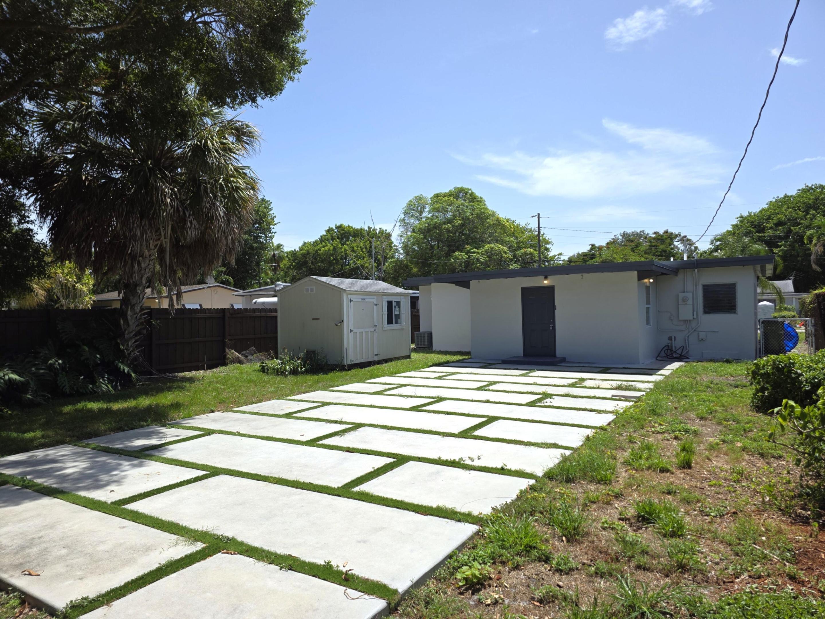 1220 Ne 1st Avenue Property Photo 8