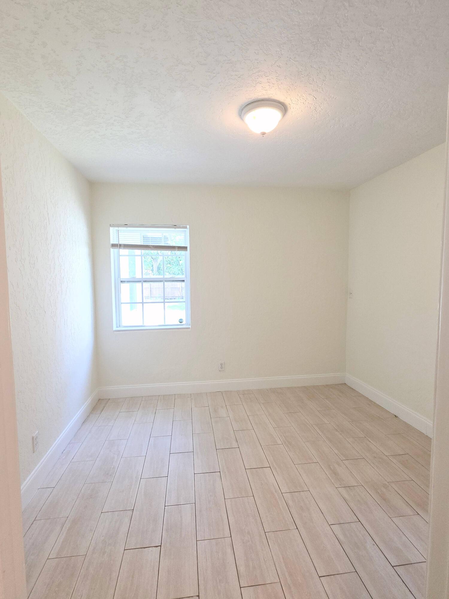 1220 Ne 1st Avenue Property Photo 18