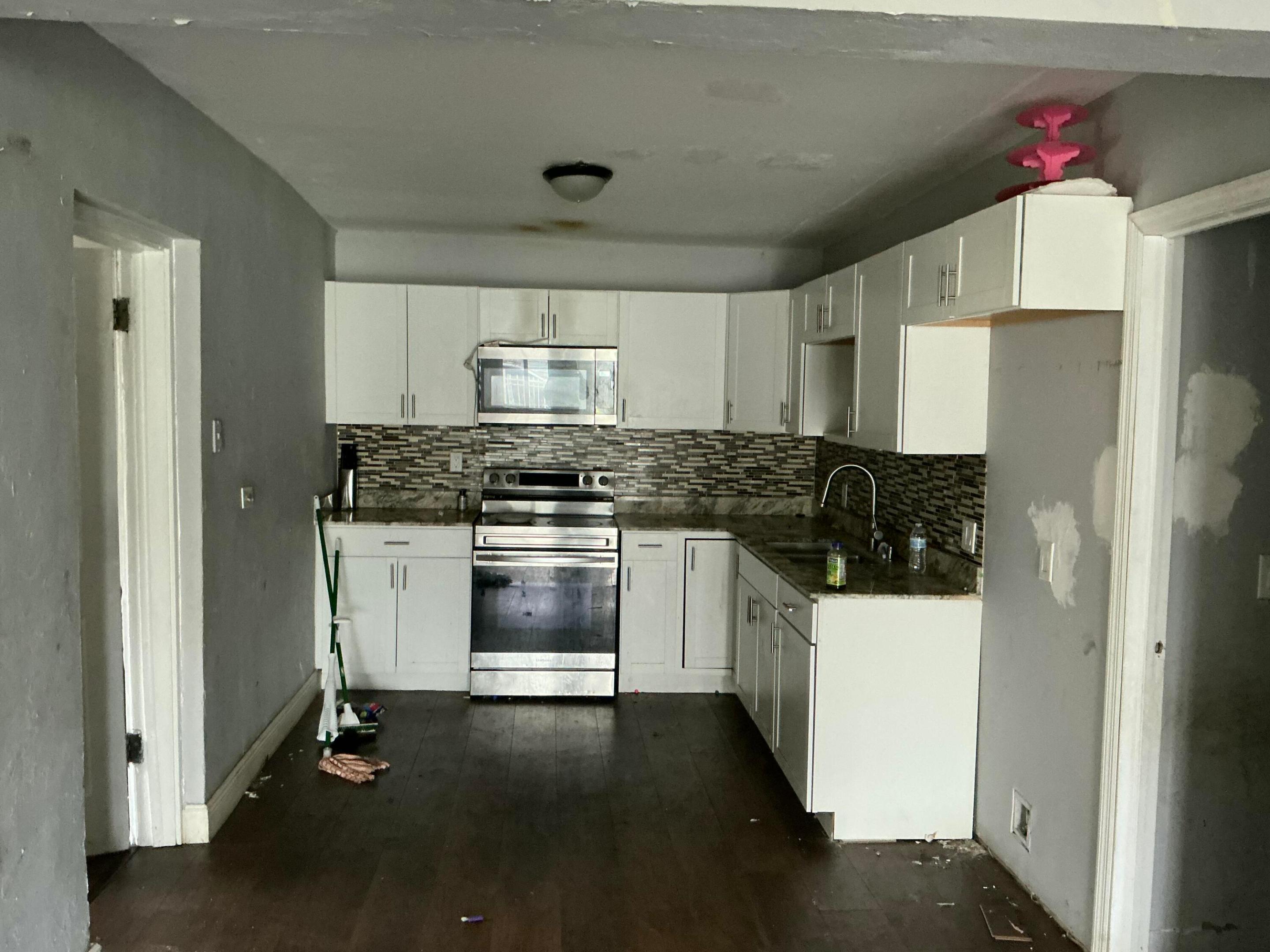 5207 Fletcher Street Property Photo 11