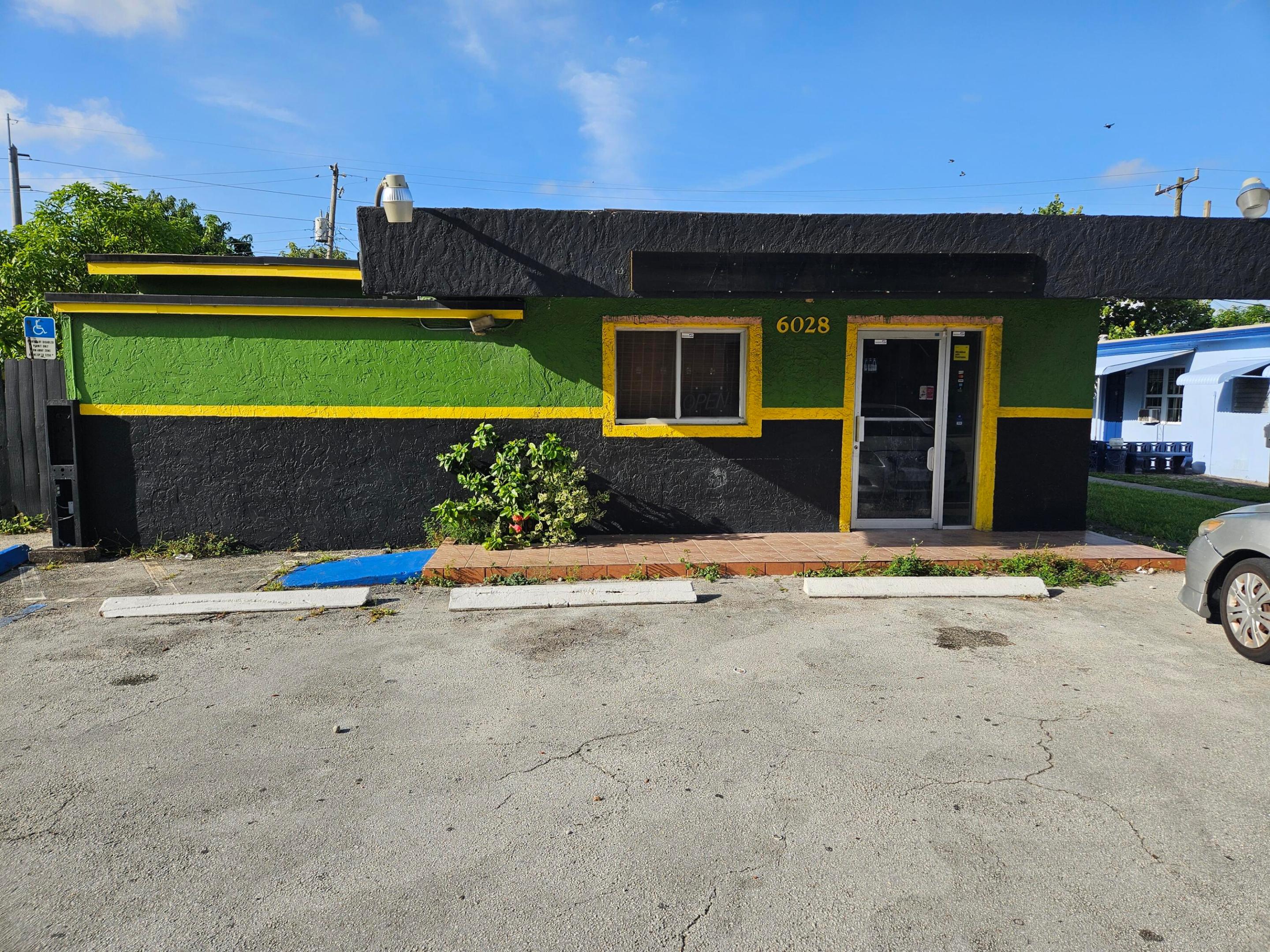 6028 Washington Street Property Photo 1