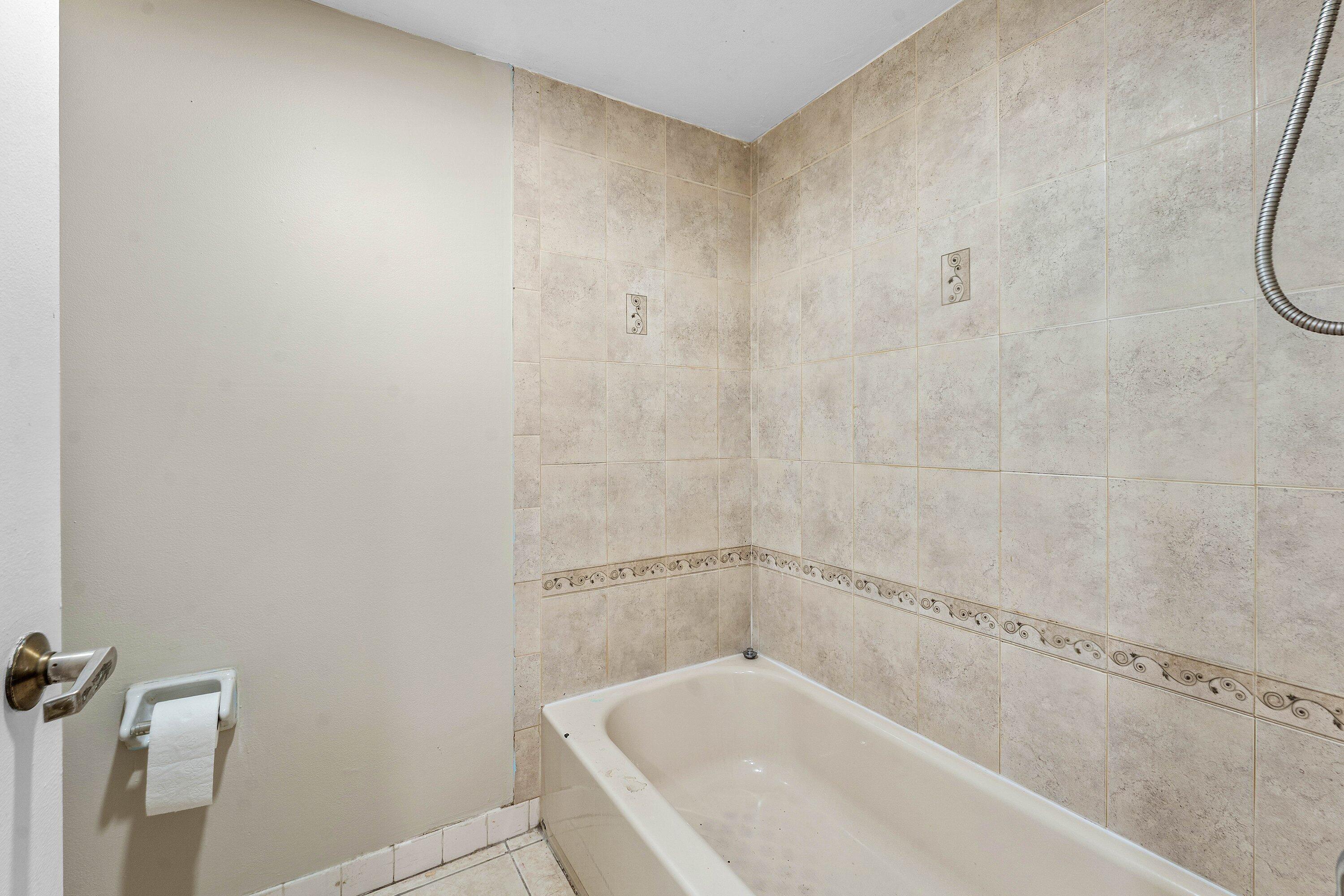 1534 Forest Lakes Circle D Property Photo 22