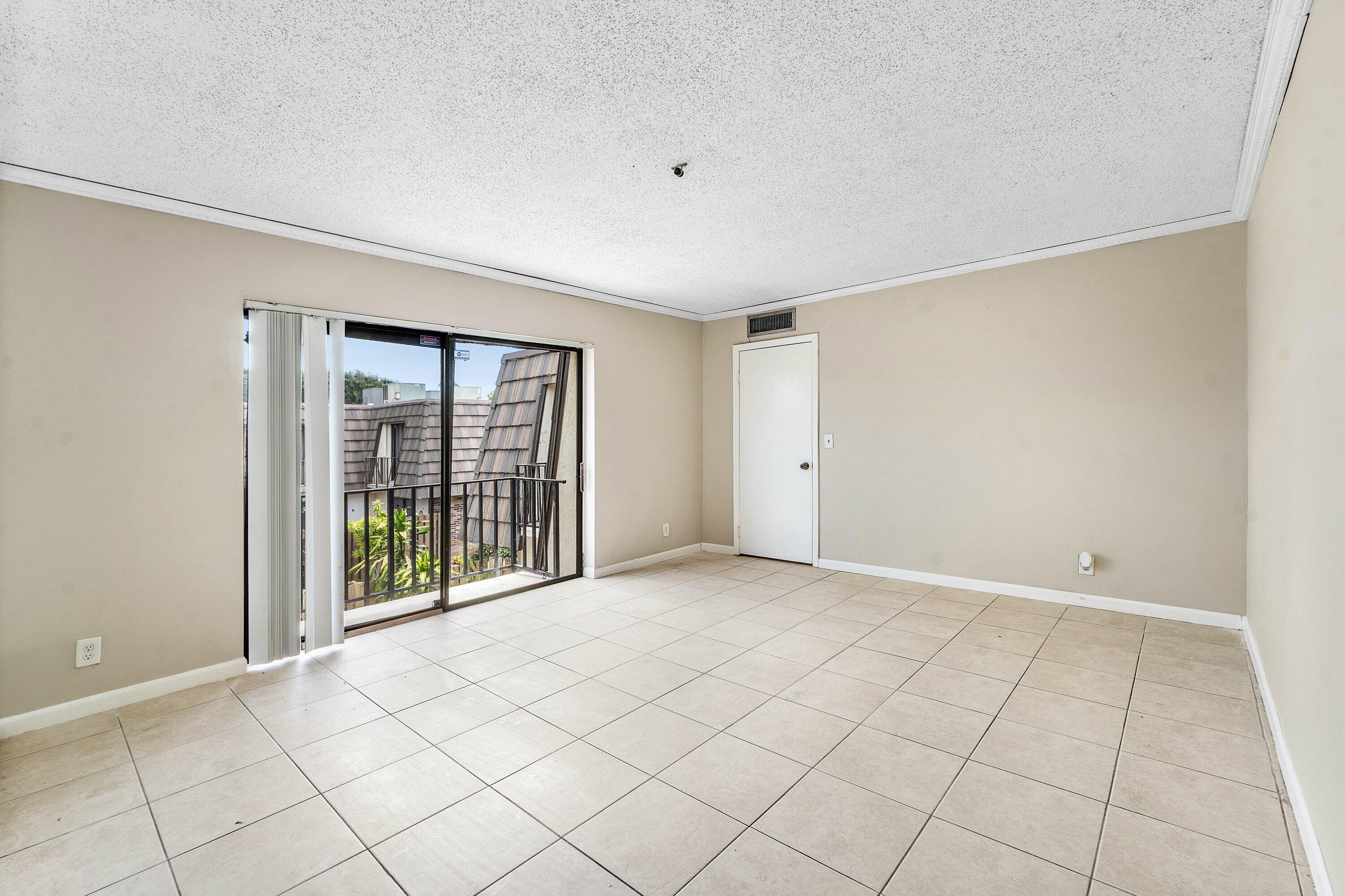 1534 Forest Lakes Circle D Property Photo 24