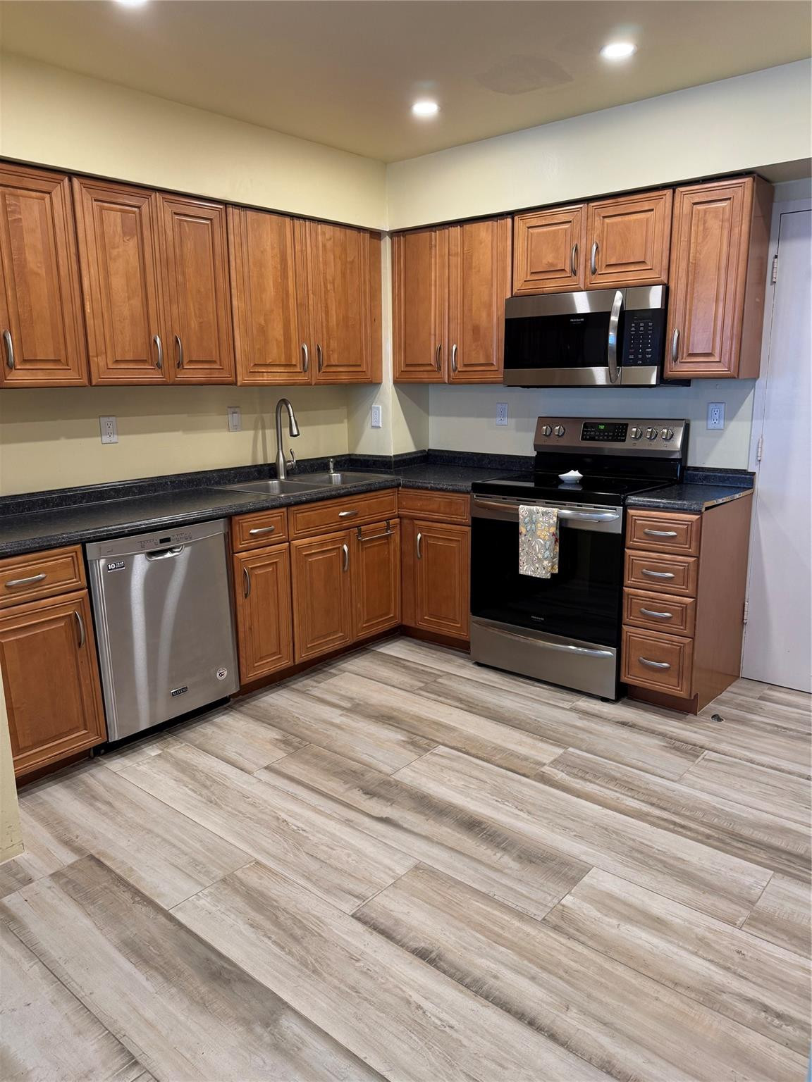 3550 Galt Ocean Drive 1803 Property Photo 12