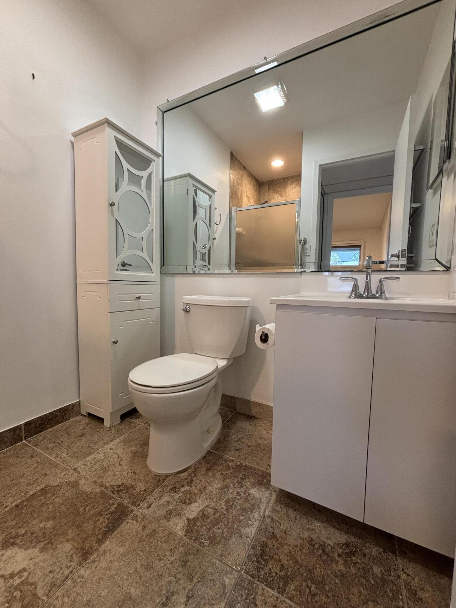 652 Flanders N Property Photo 16