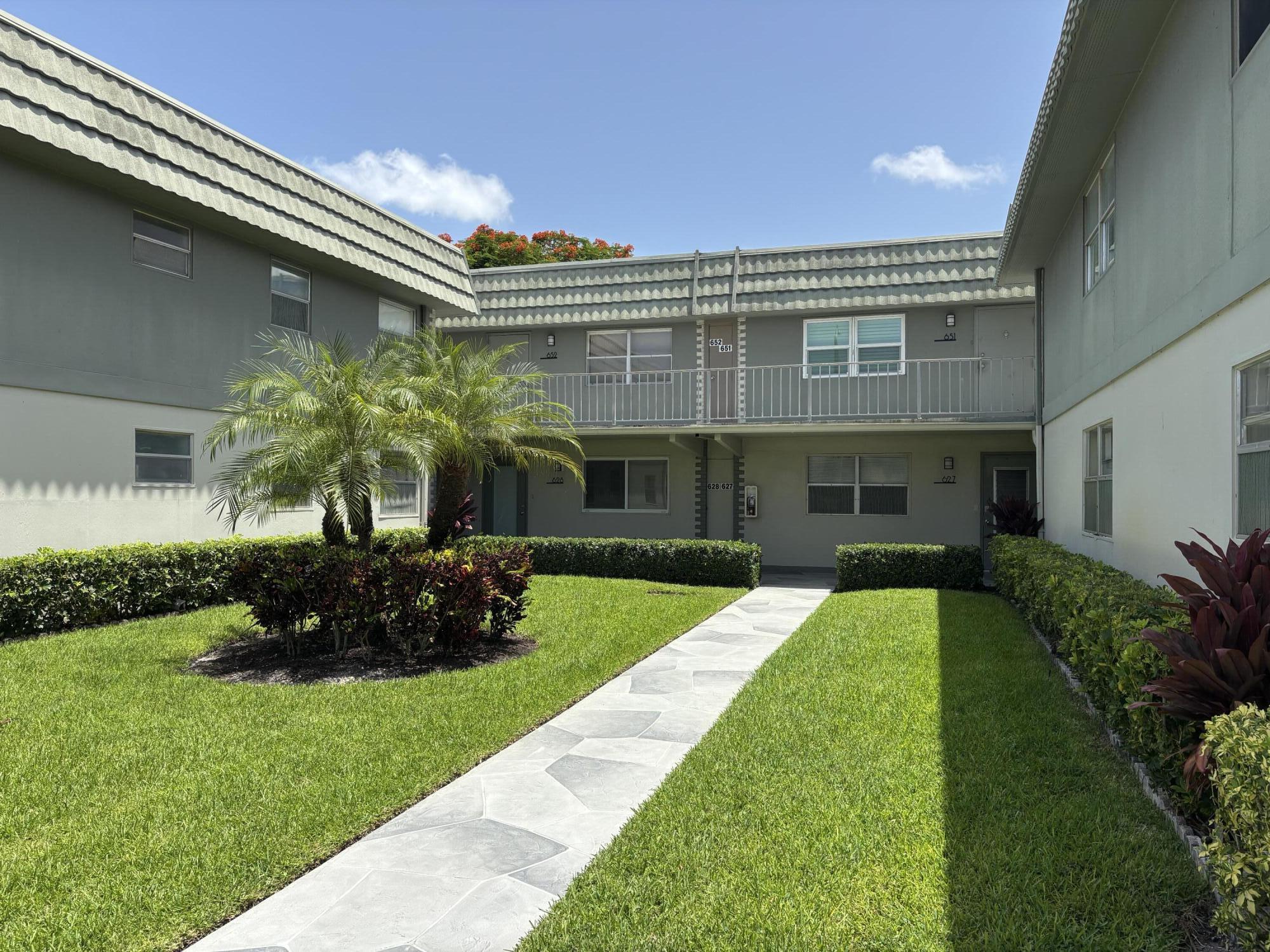 652 Flanders N Property Photo 21