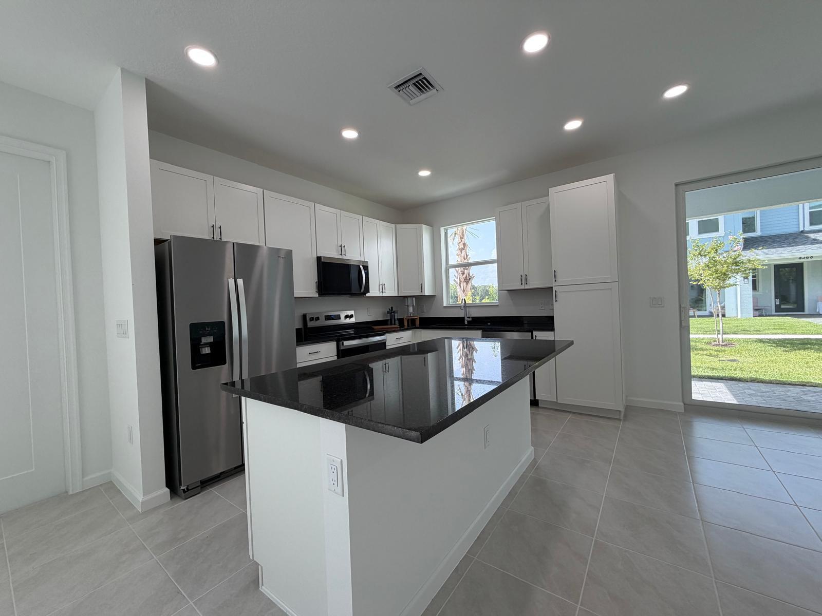 4402 Longwood Lake Square Property Photo 1