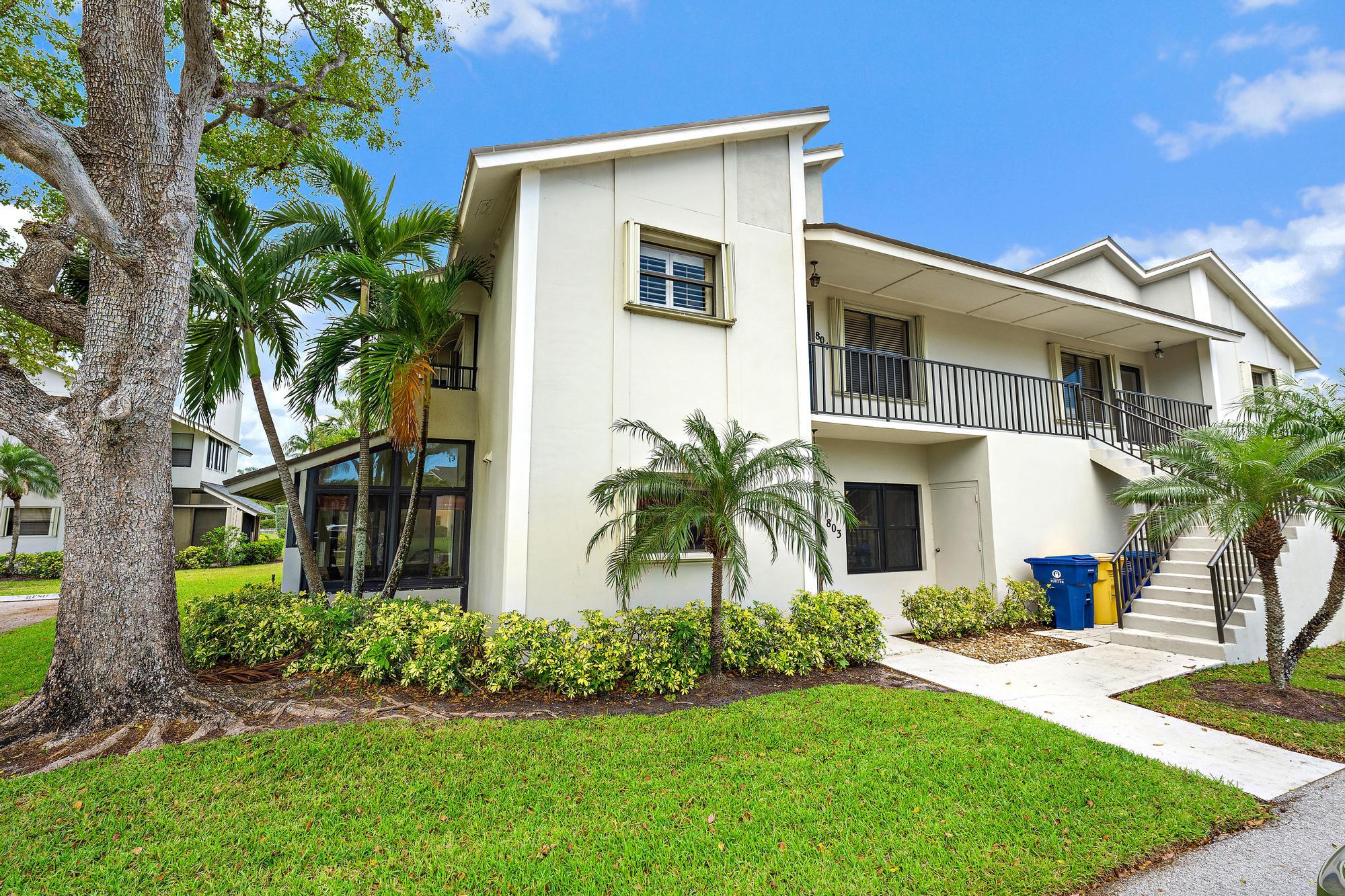 803 Clubhouse Circle Property Photo 1