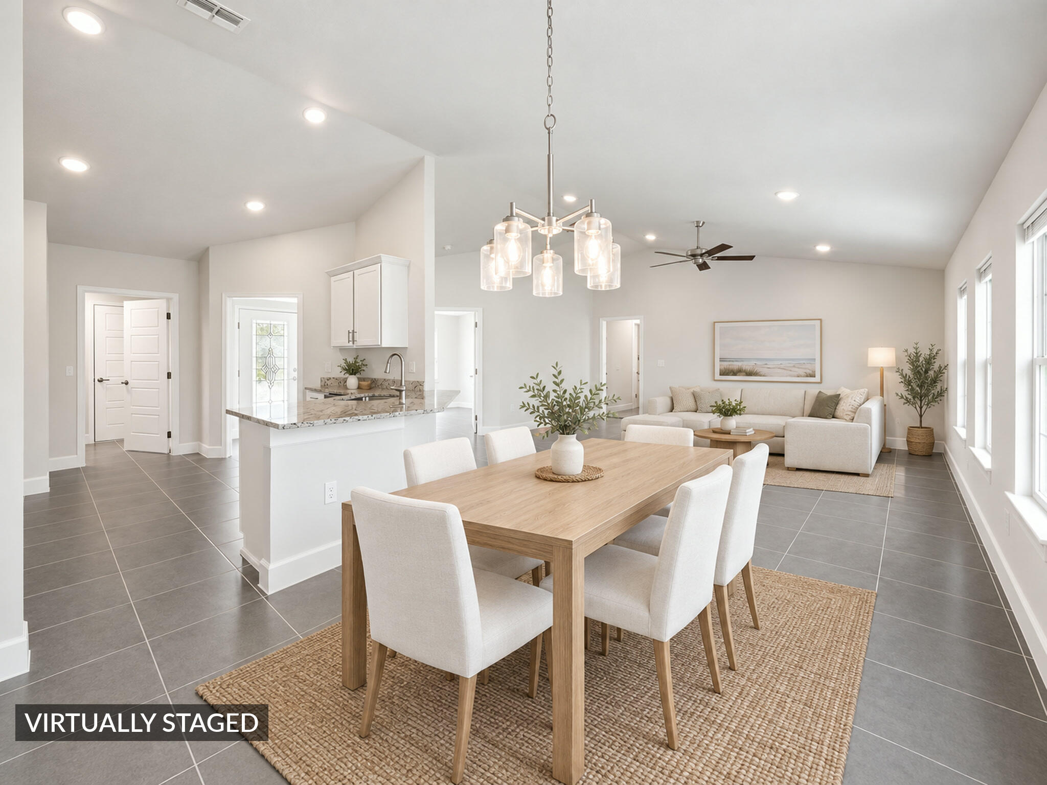 405 Ne Airoso Boulevard Property Photo 3