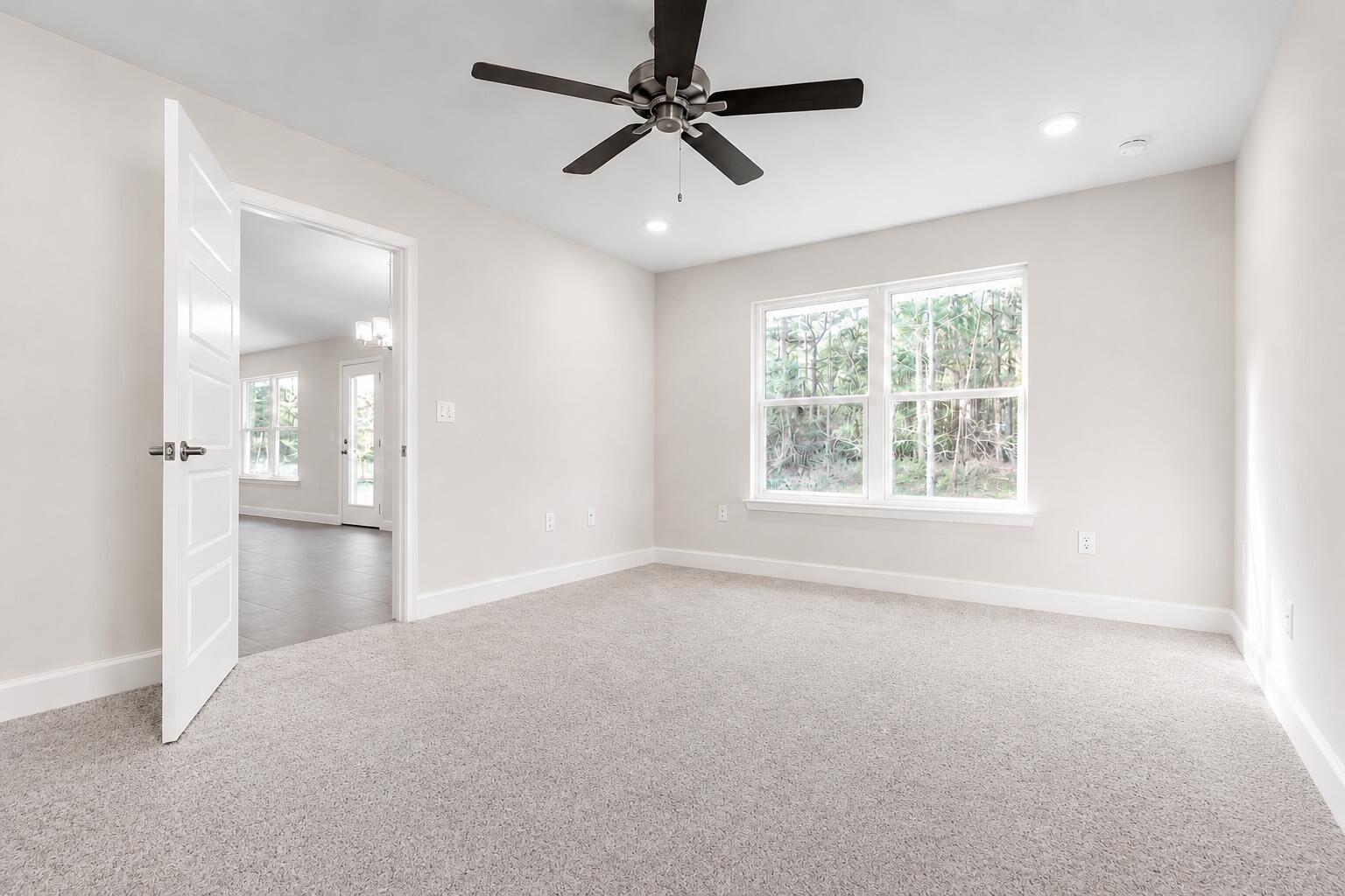 405 Ne Airoso Boulevard Property Photo 9