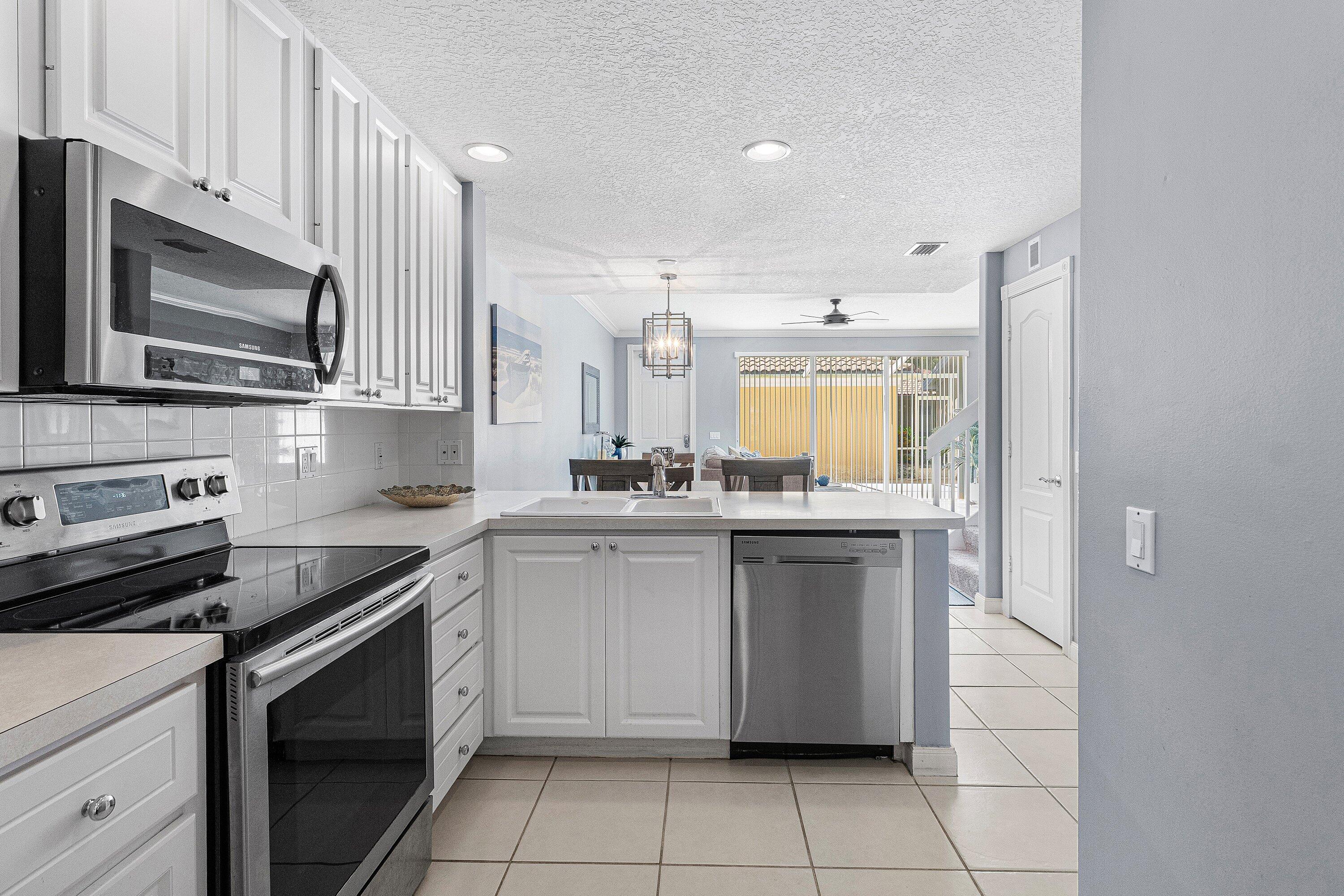 1852 Jeaga Drive Property Photo 6
