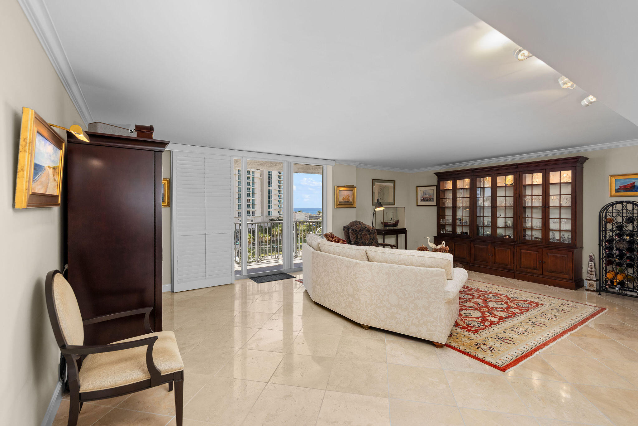 77 S Birch Road 7d Property Photo 13