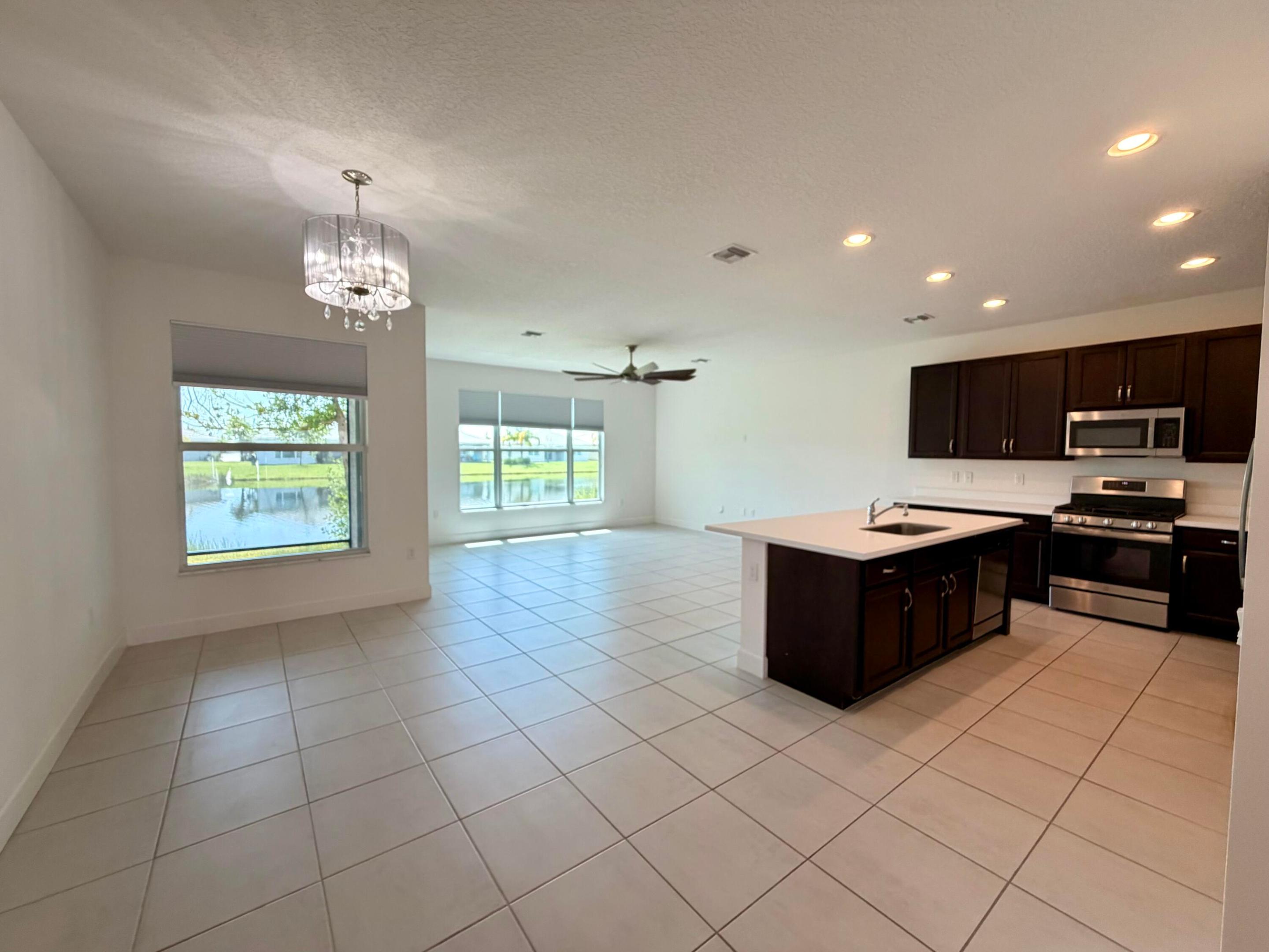 11609 Sw Hawthorne Hill Road Property Photo 3